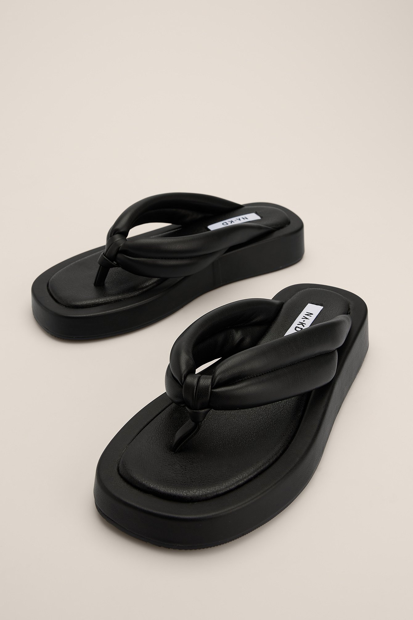Black Quiltede sandaler