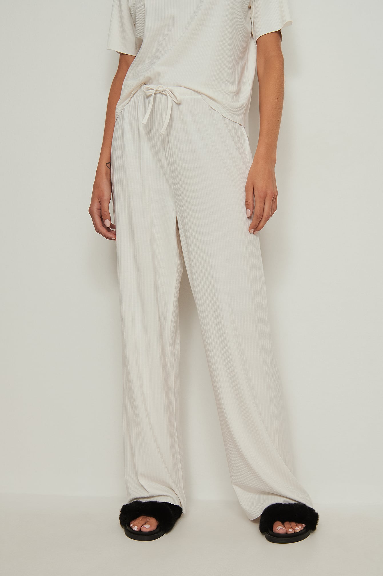 Raw Edge Ribbed Pants Offwhite | na-kd.com