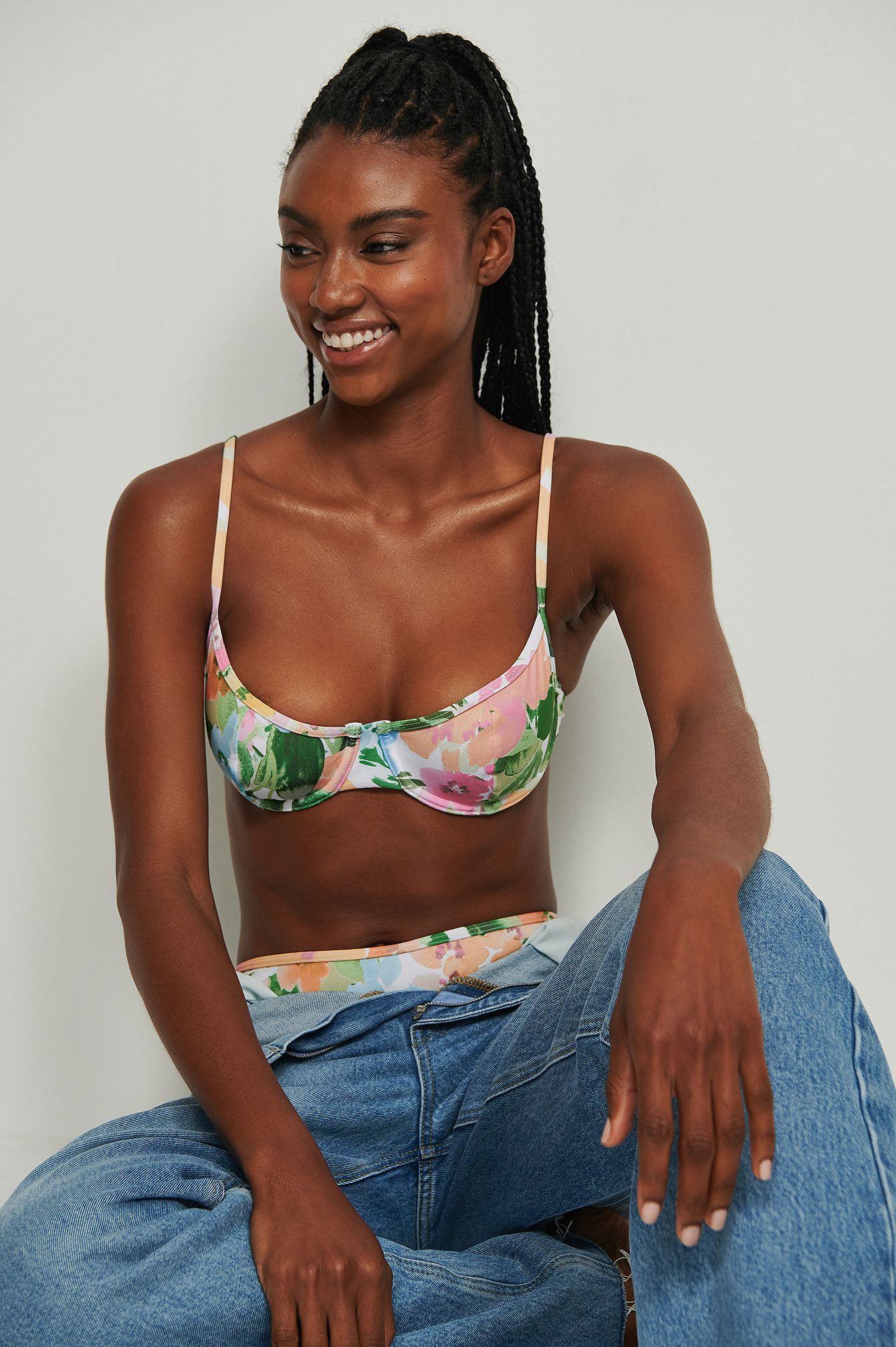 Bright Summer Print Top bikini a balconcino in tessuto riciclato