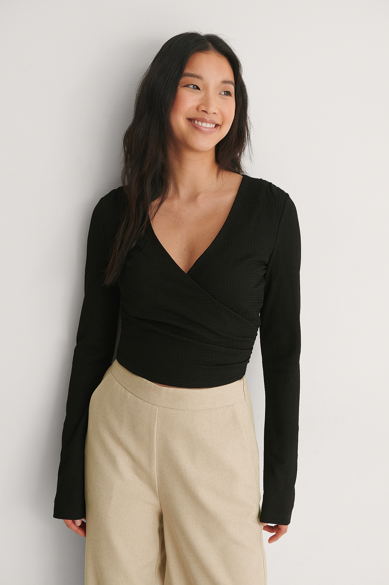 Recycled Crepe Wrap Top Black | NA-KD