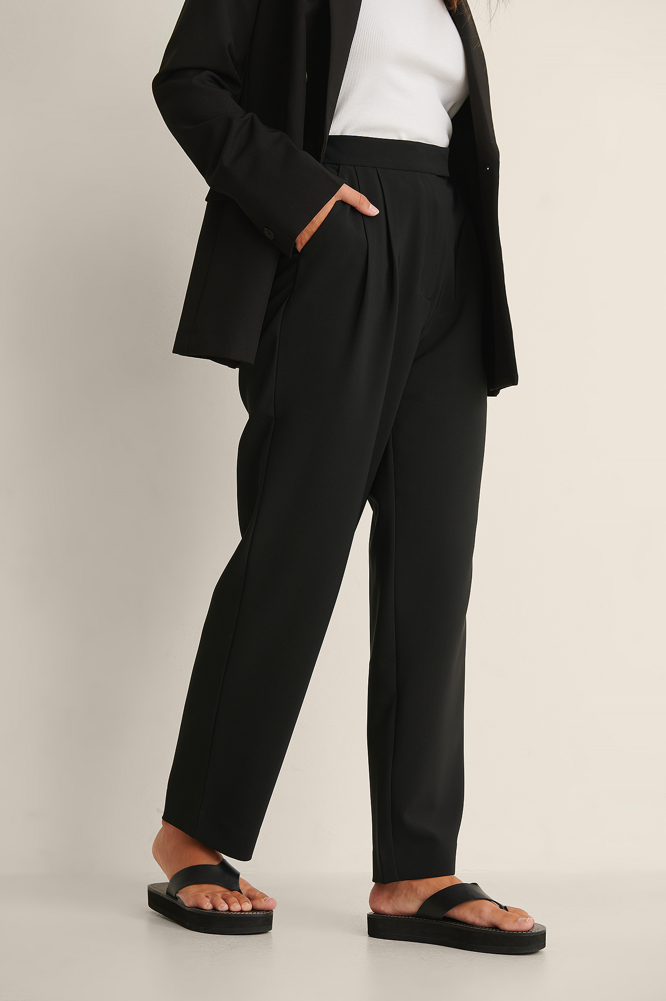 Darted Elastic Waist Pants Black | na 