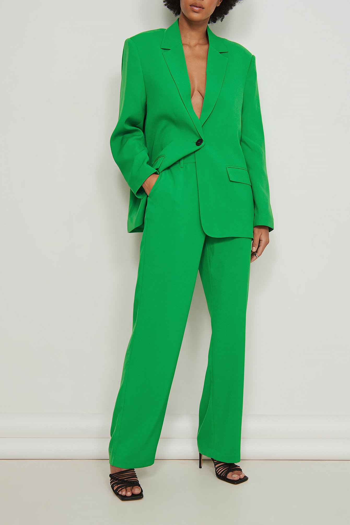 Strong Green Recyklingowane spodnie do żakietu ze średnim stanem