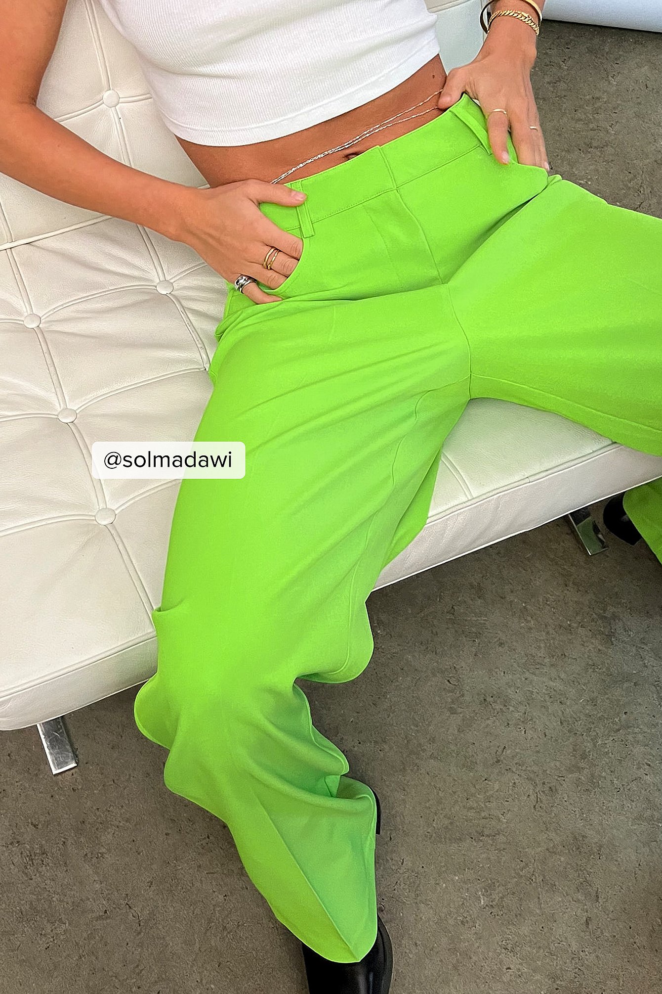Lime Recyklingowane spodnie z szeroką nogawką