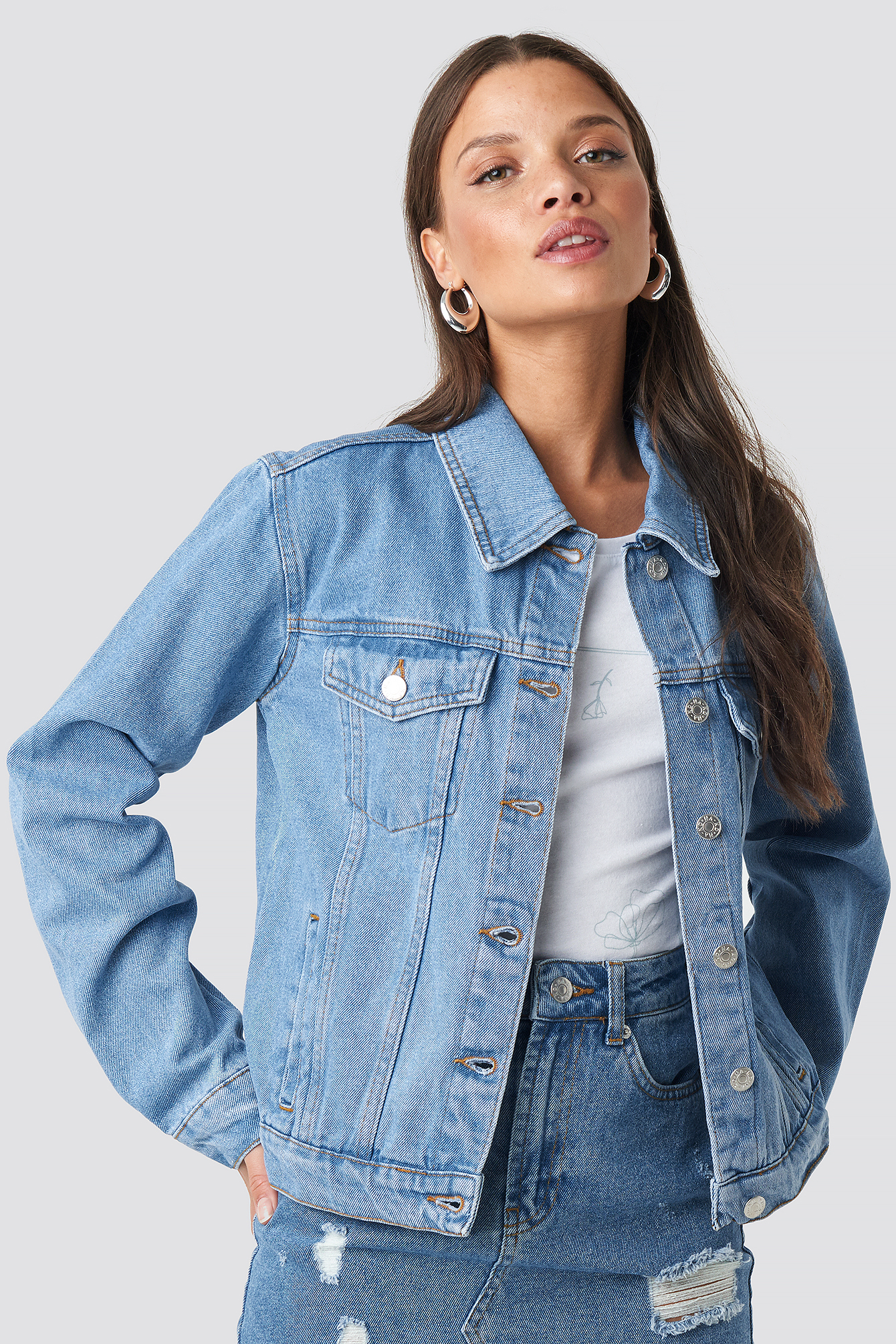 Sparen Sie 70% Damen Bekleidung Jacken Jeansjacken und Denimjacken NA-KD Regular Fit Denim Jacket in Blau 