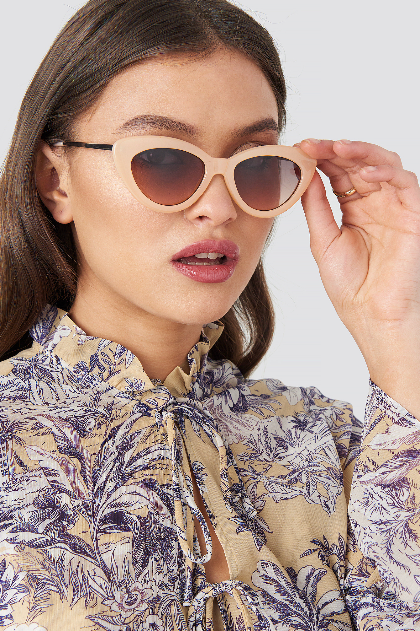 Retro Cat Eye Sunglasses Nude