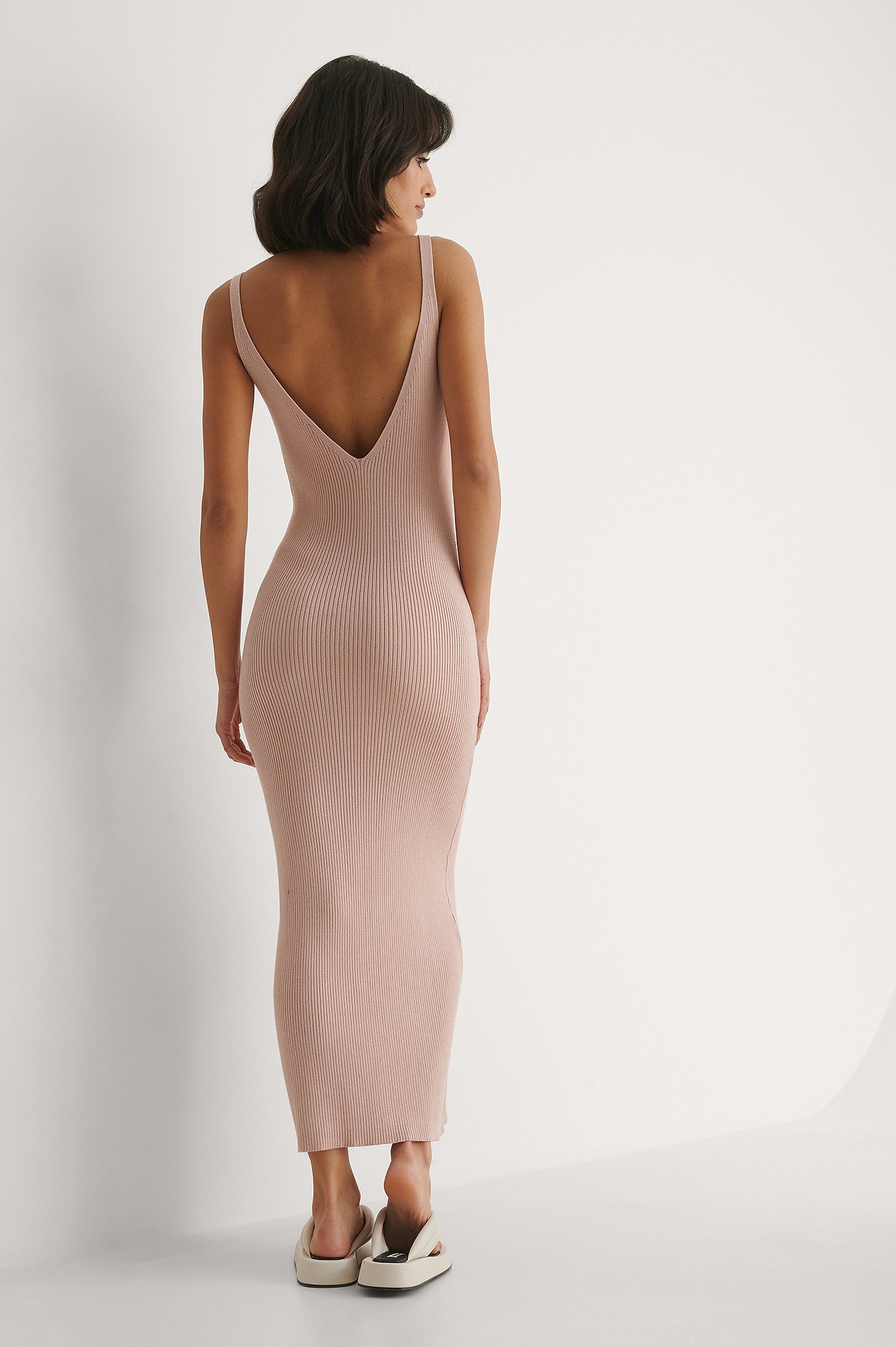 na-kd trend ribbed knitted deep back dress - pink