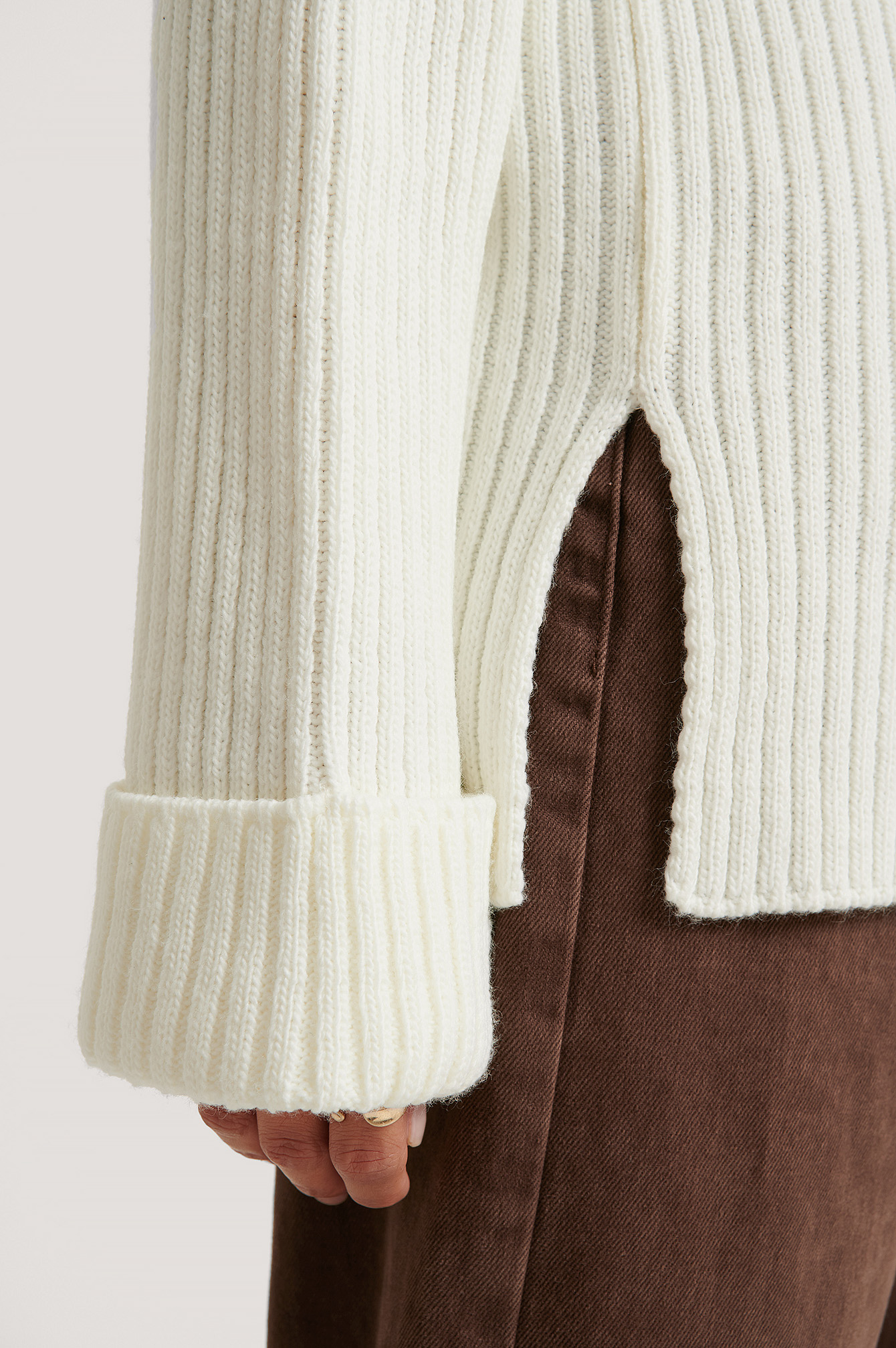 Ribbed Knitted Turtleneck Side Slit 