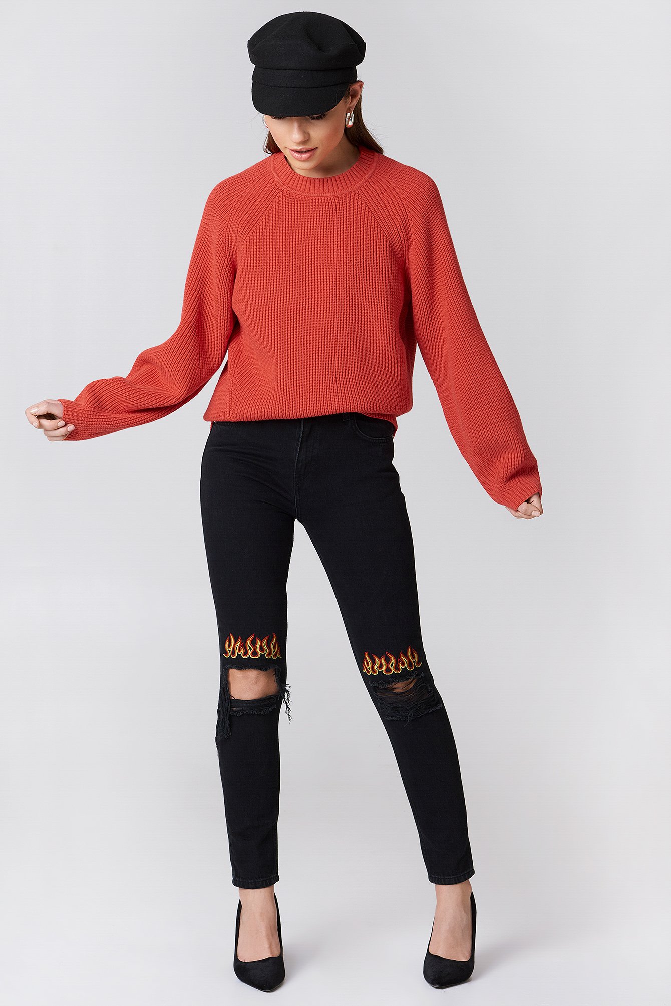 Na-kd  Ripped Knee Flame Embroidery Jeans - Black