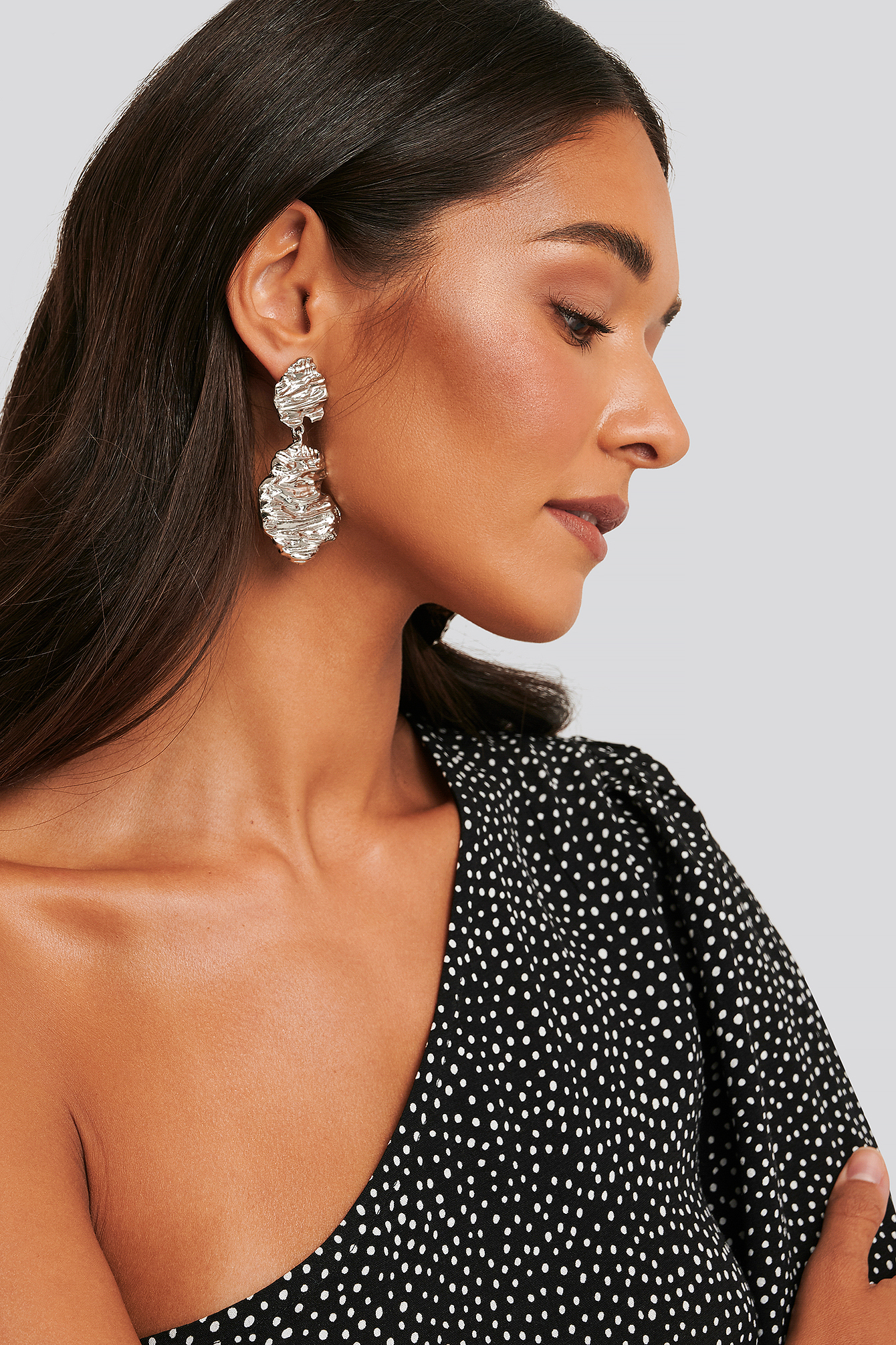 Embassy Drop Rough Rough Surface Drop Earrings Silber | NA-KD