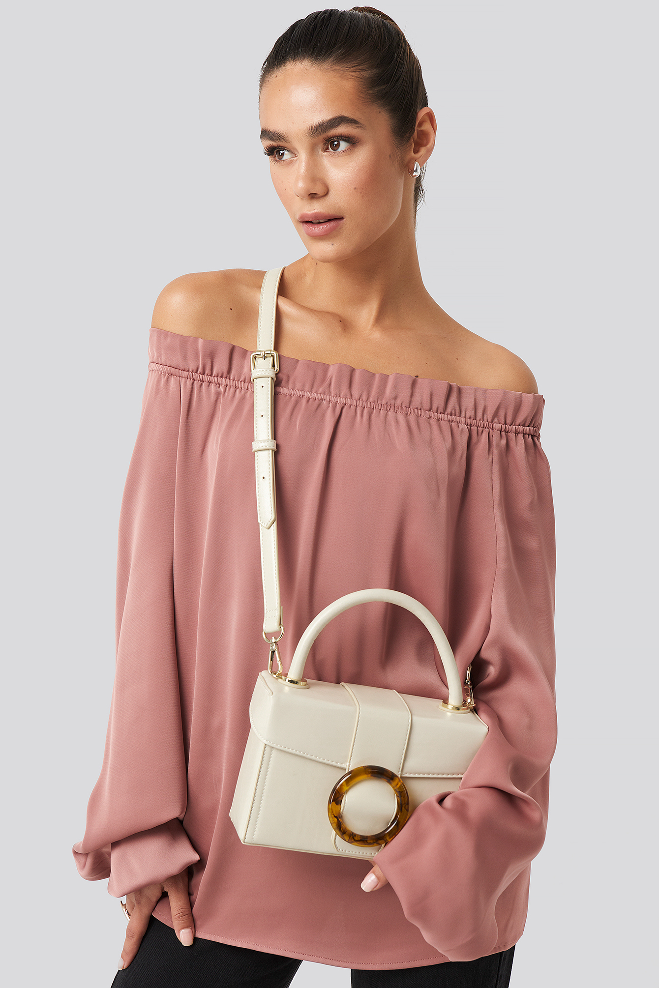 Round Buckle Box Bag Gloss Offwhite