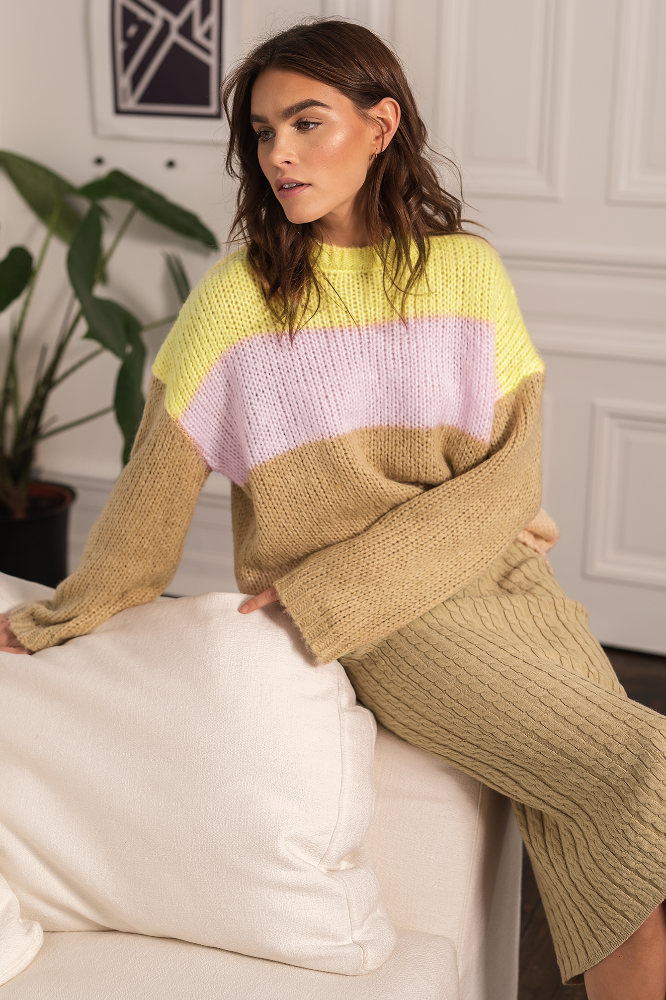 Round Neck Color Blocked Sweater Beige Combo