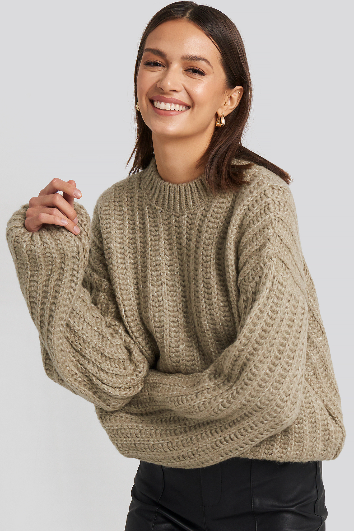 Round Neck Heavy Knit Sweater Beige