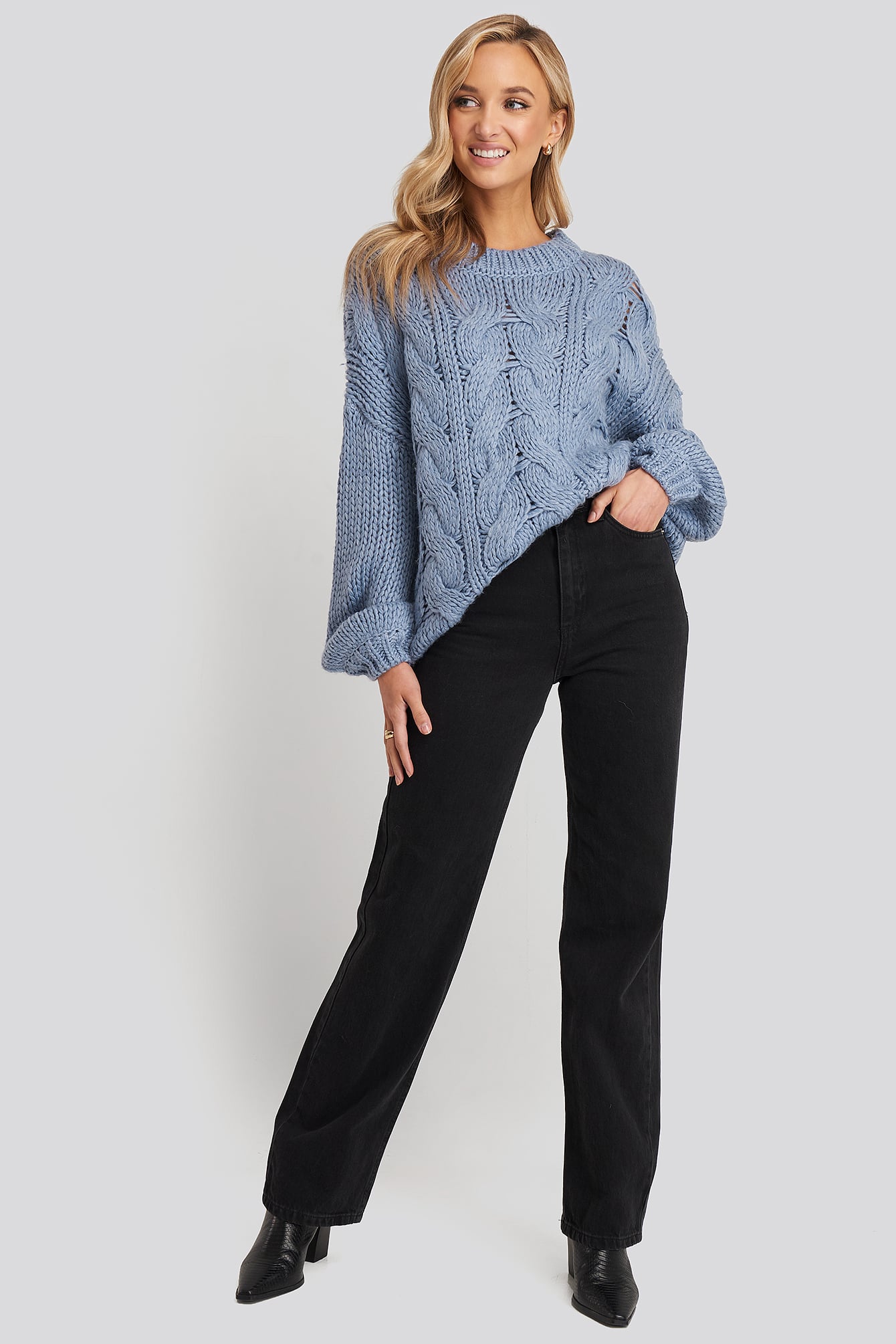 NA-KD WOOL BLEND ROUND NECK HEAVY KNITTED CABLE SWEATER - BLUE