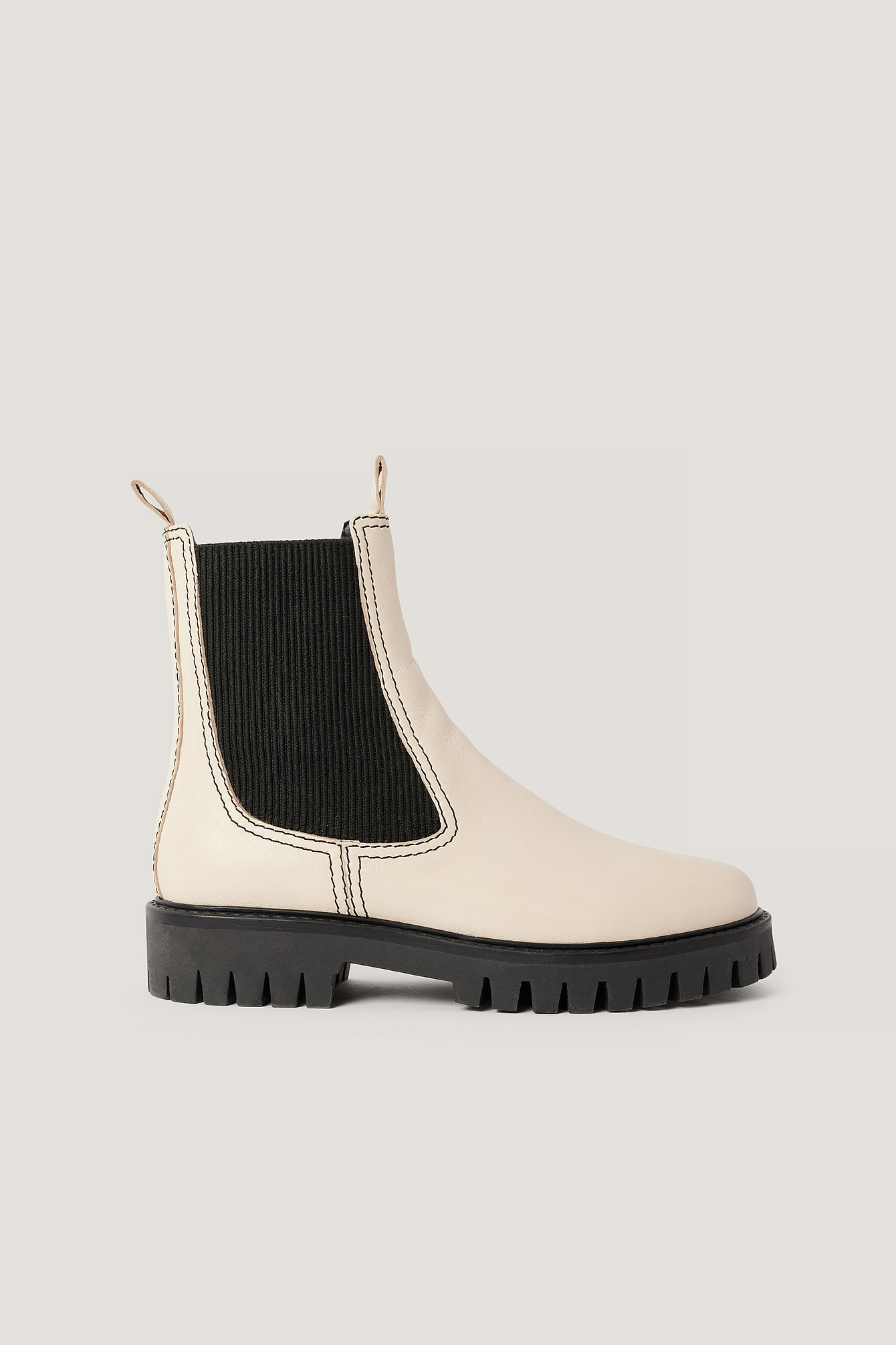 chelsea boots white