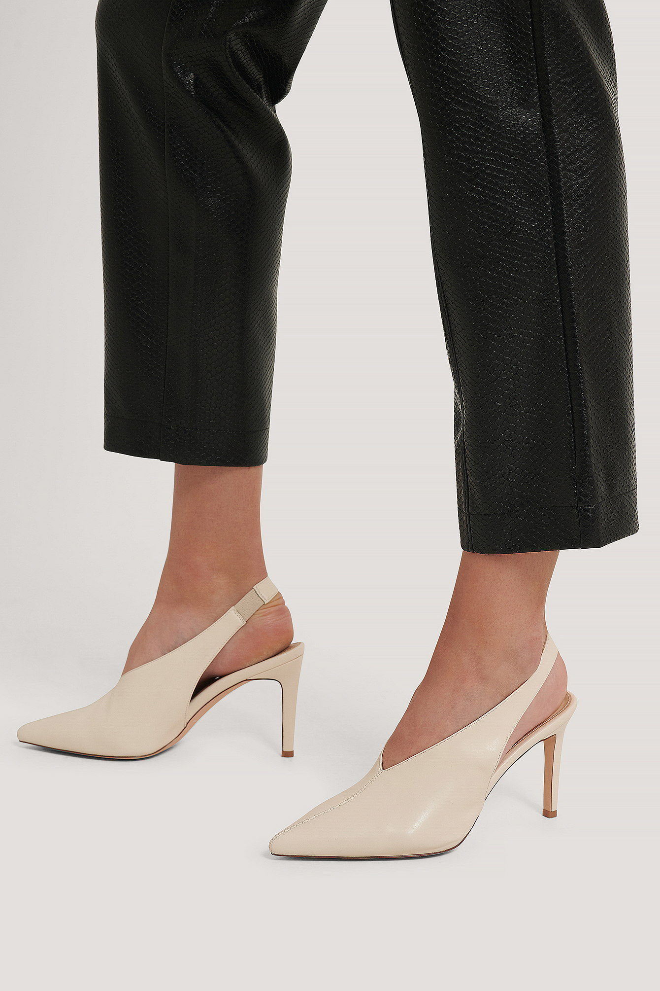 slingback pumps beige