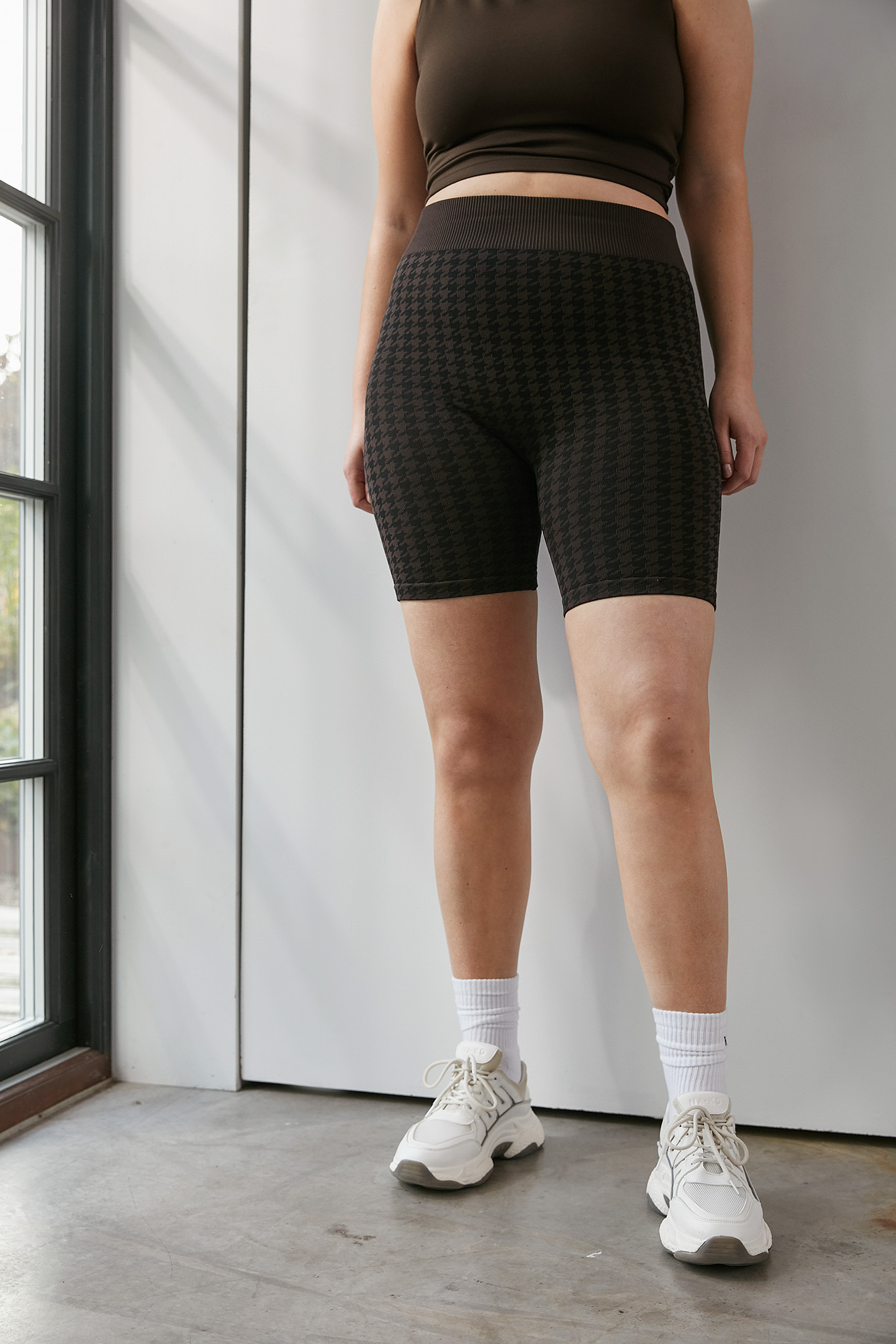 Damen Bekleidung Kurze Hosen Mini Shorts NA-KD Josefine HJ x Lässige Sport-Shorts 