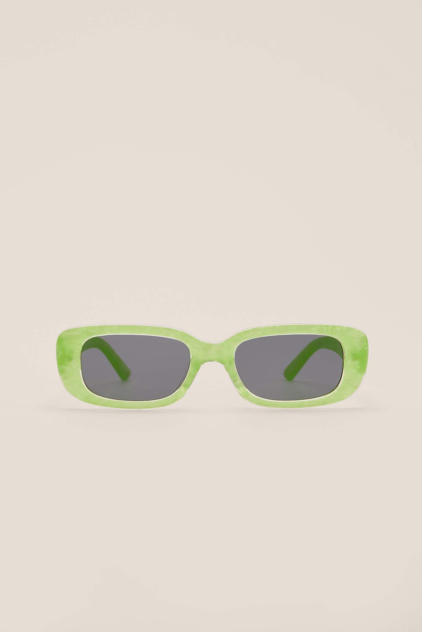 Damen Accessoires Sonnenbrillen NA-KD Accessories Recycelte Metall-Sonnenbrille in Grün 
