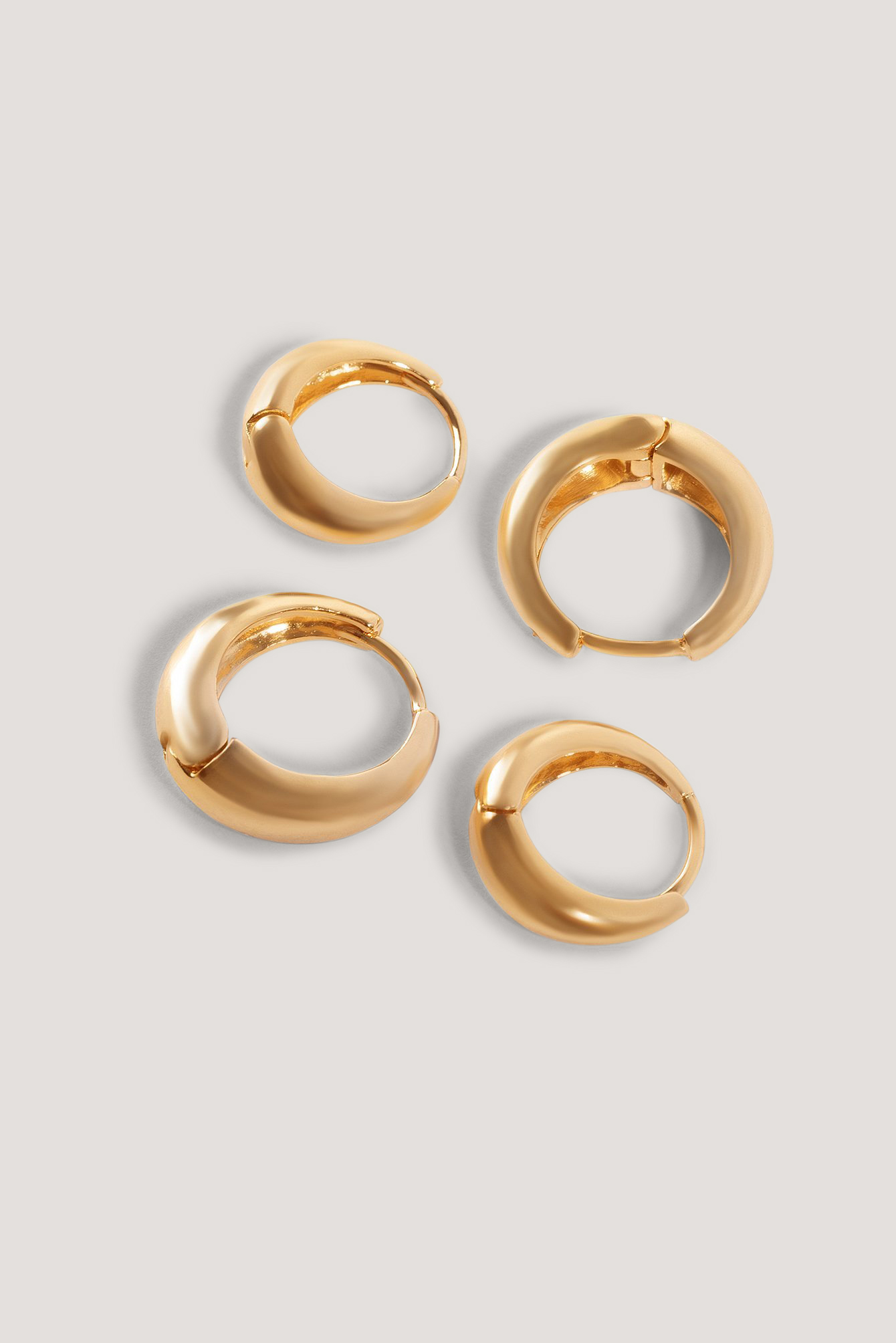 Short earrings gold design Clearance