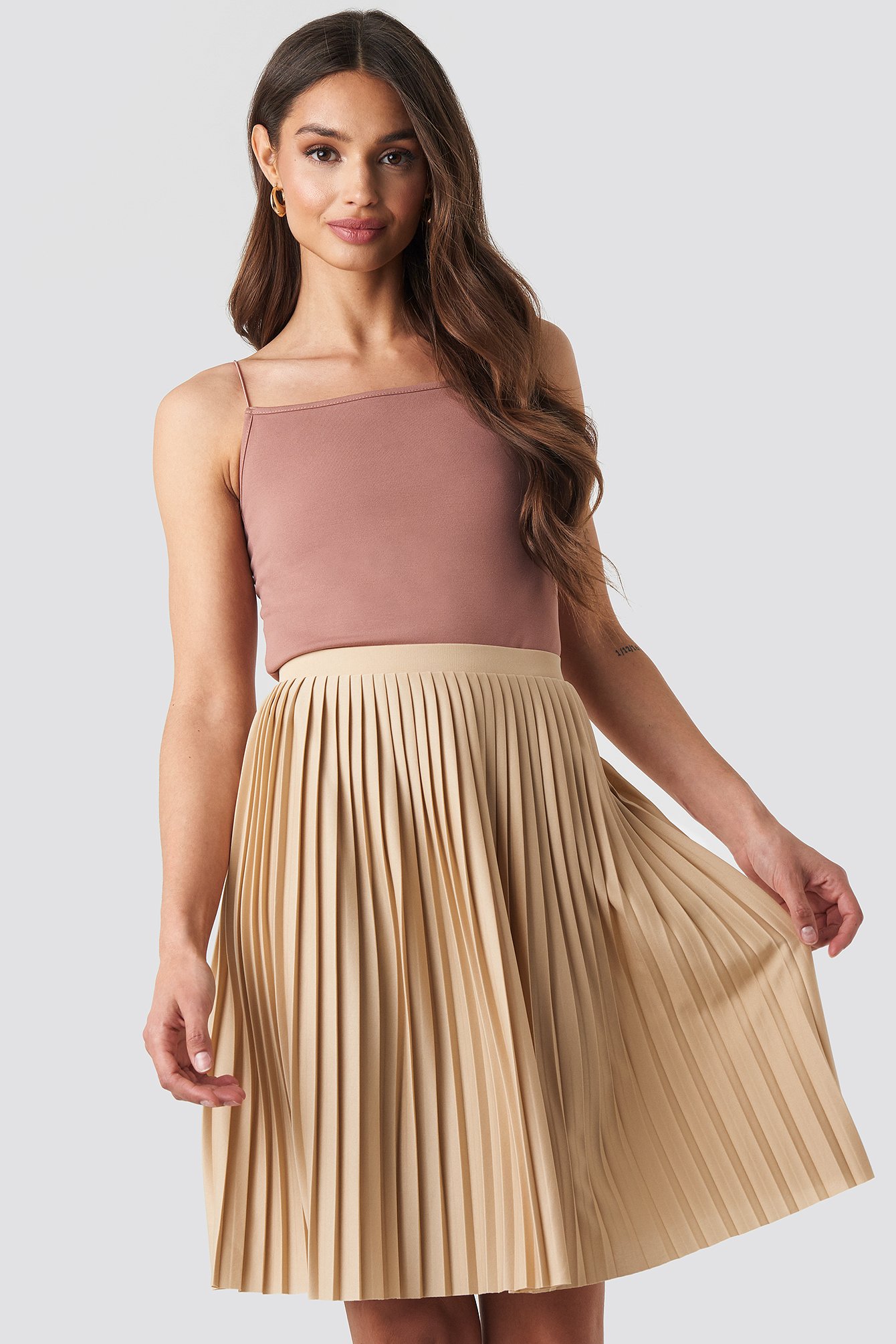 Short Pleated Skirt Beige