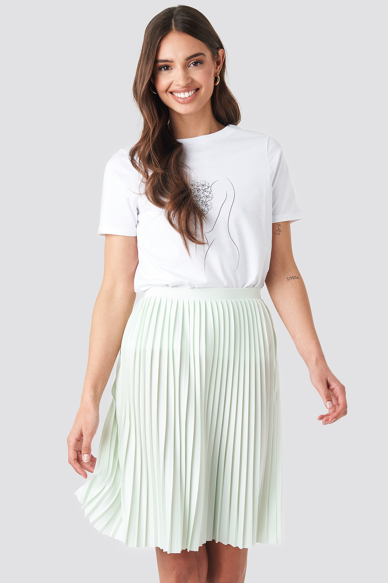 Short Pleated Skirt Pastel Green