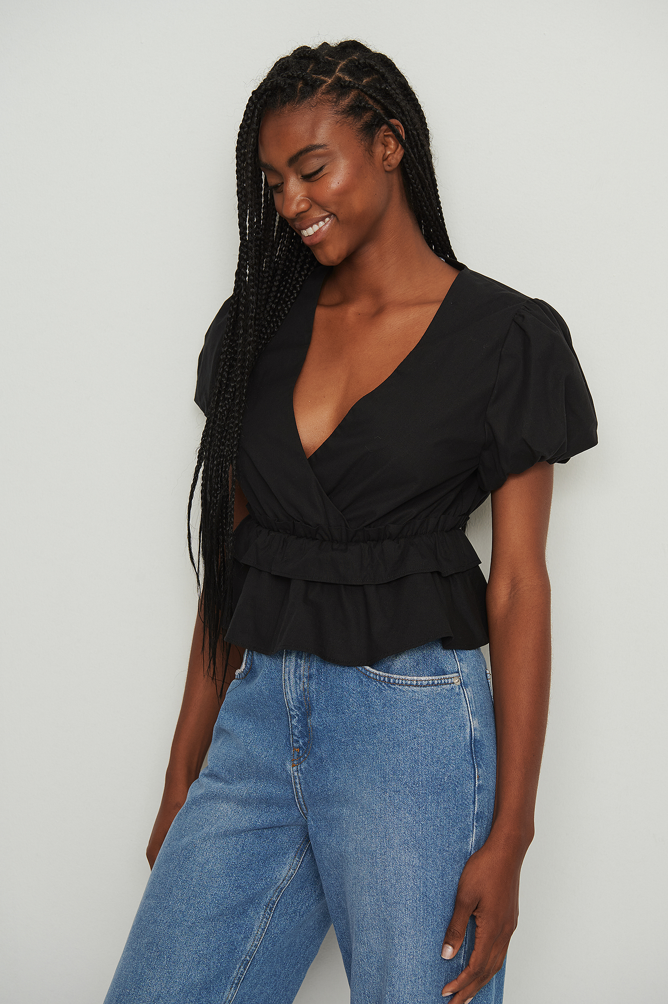 Short Sleeve Flounce Top Black | na-kd.com