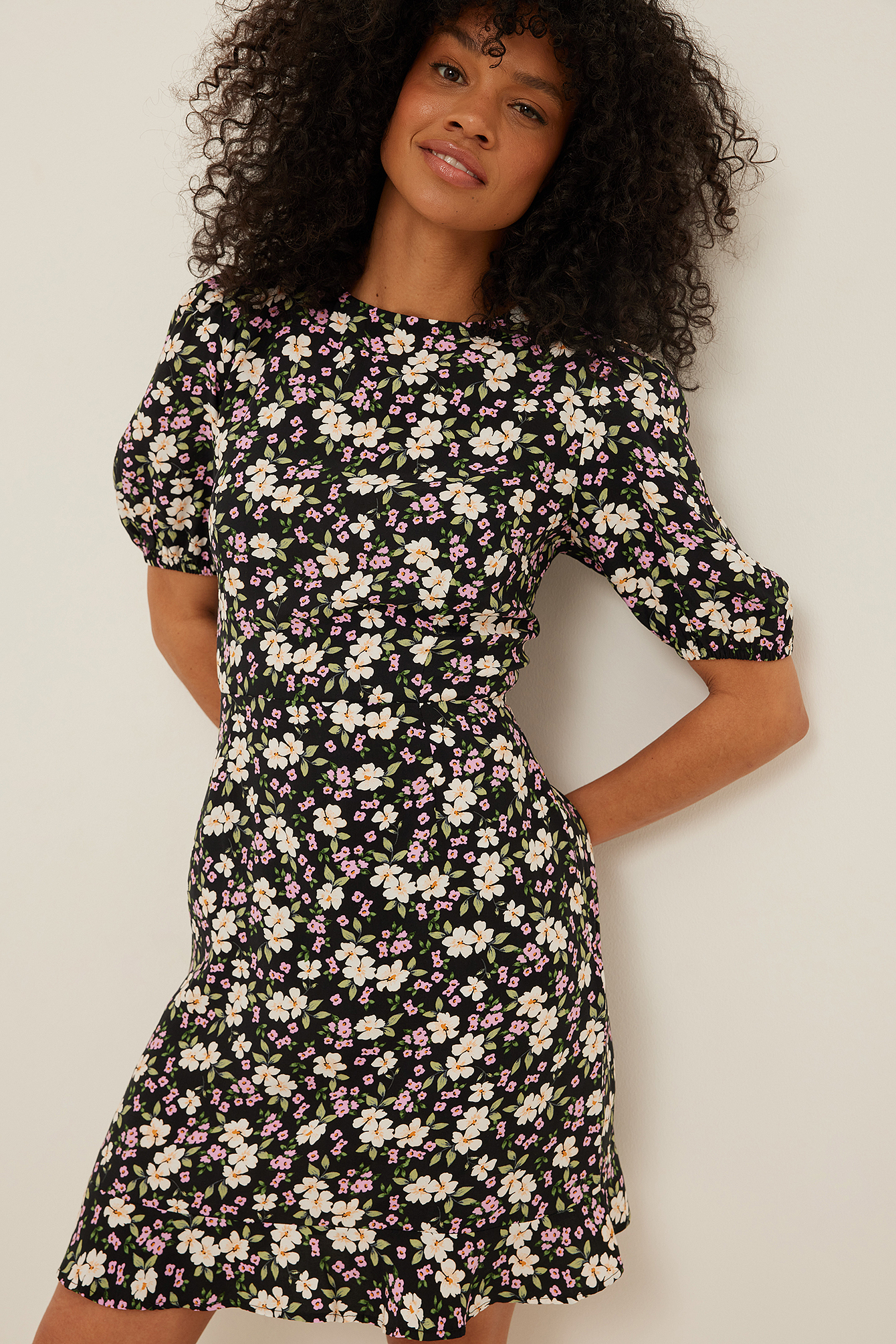 Short Sleeve Open Back Mini Dress 