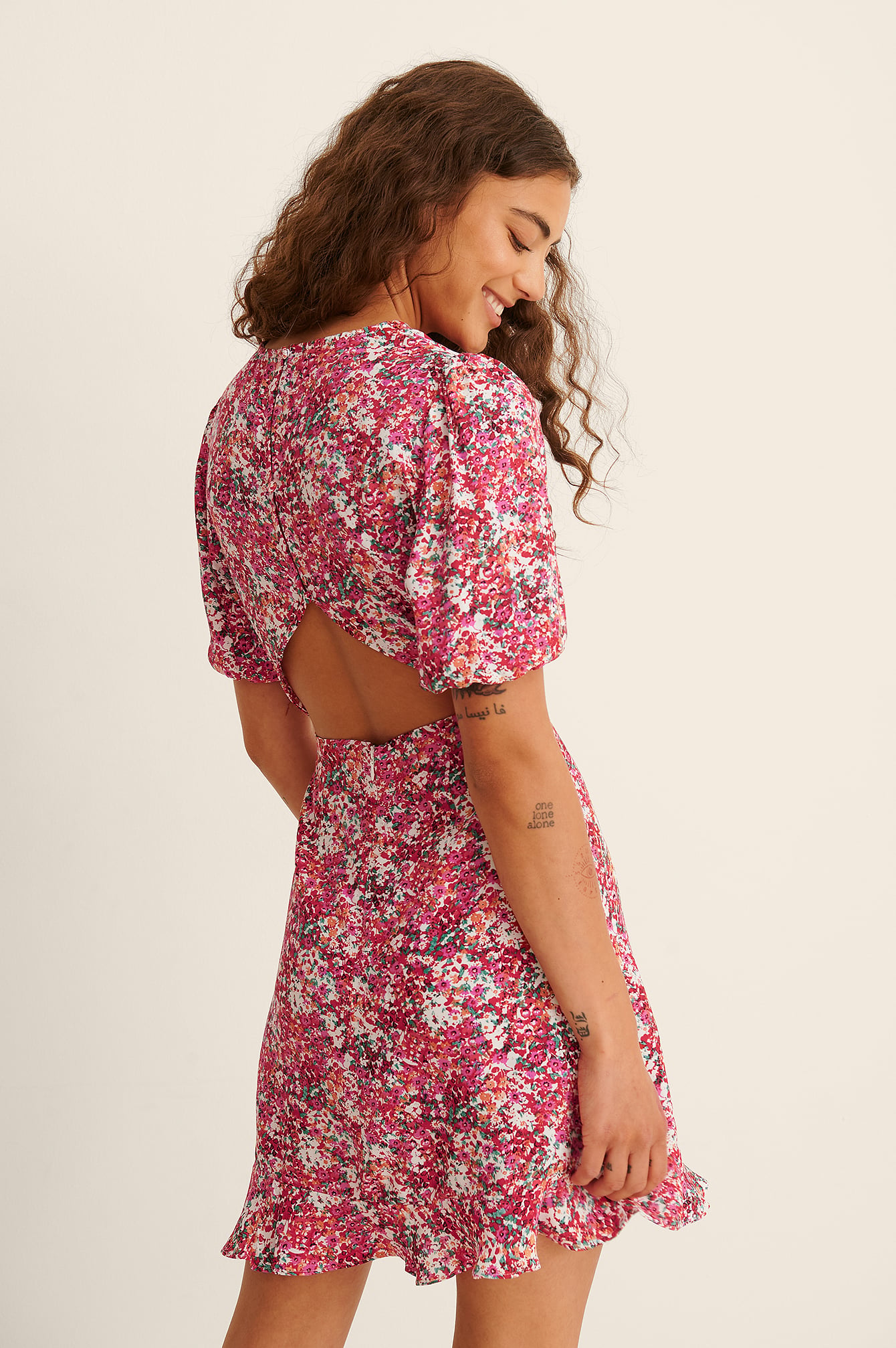 Short Sleeve Open Back Mini Dress 