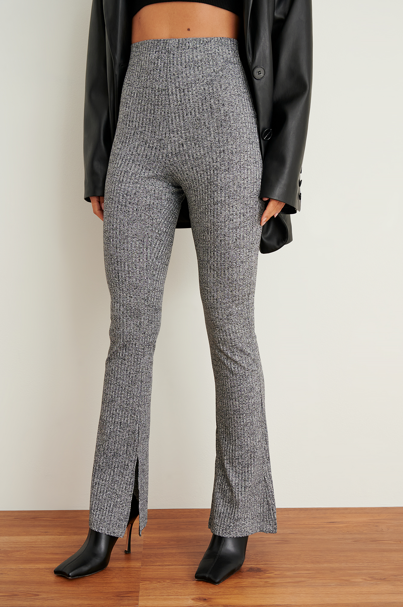 Pantaloni a coste con spacchi laterali Grigio | na-kd.com