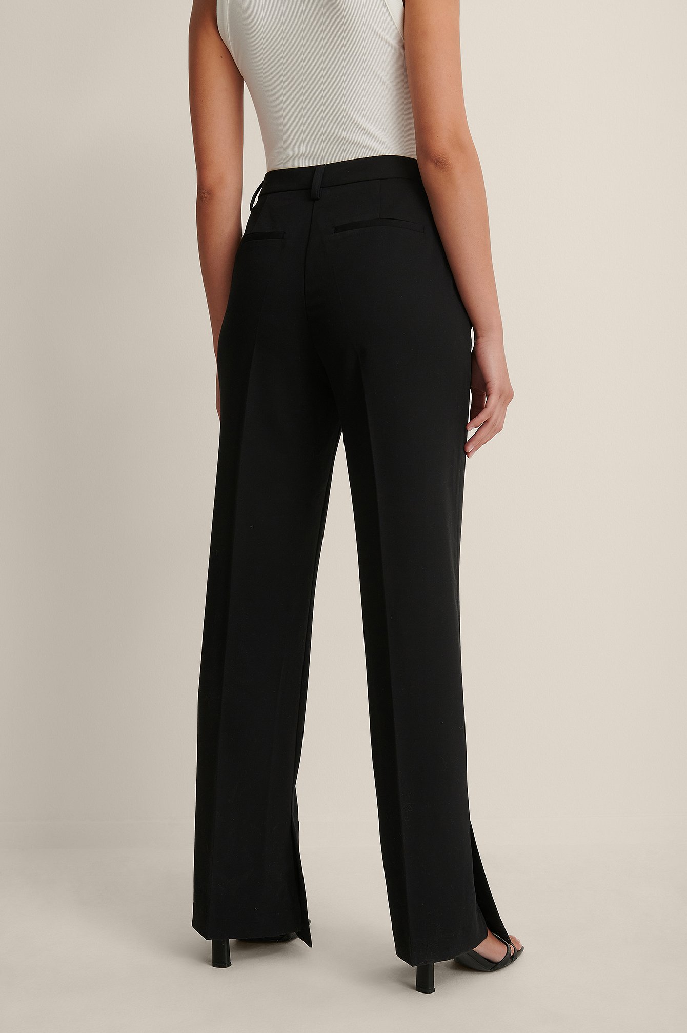 Damen Bekleidung Hosen und Chinos Hose mit gerader Passform NA-KD Trend Fine Knitted Slit Trousers in Braun 