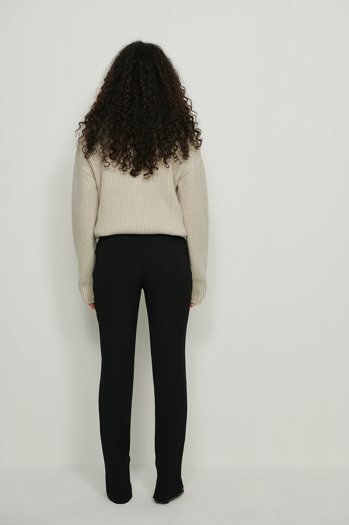 Pantaloni eleganti sartoriali con spacco laterale riciclati Nero | na-kd.com