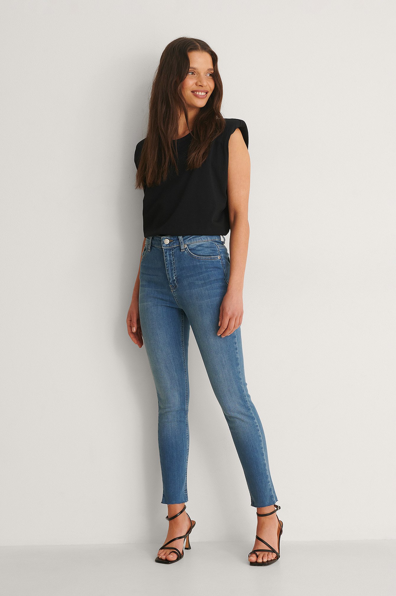 Mid Blue Petite skinny jeans med høyt liv og grov kant