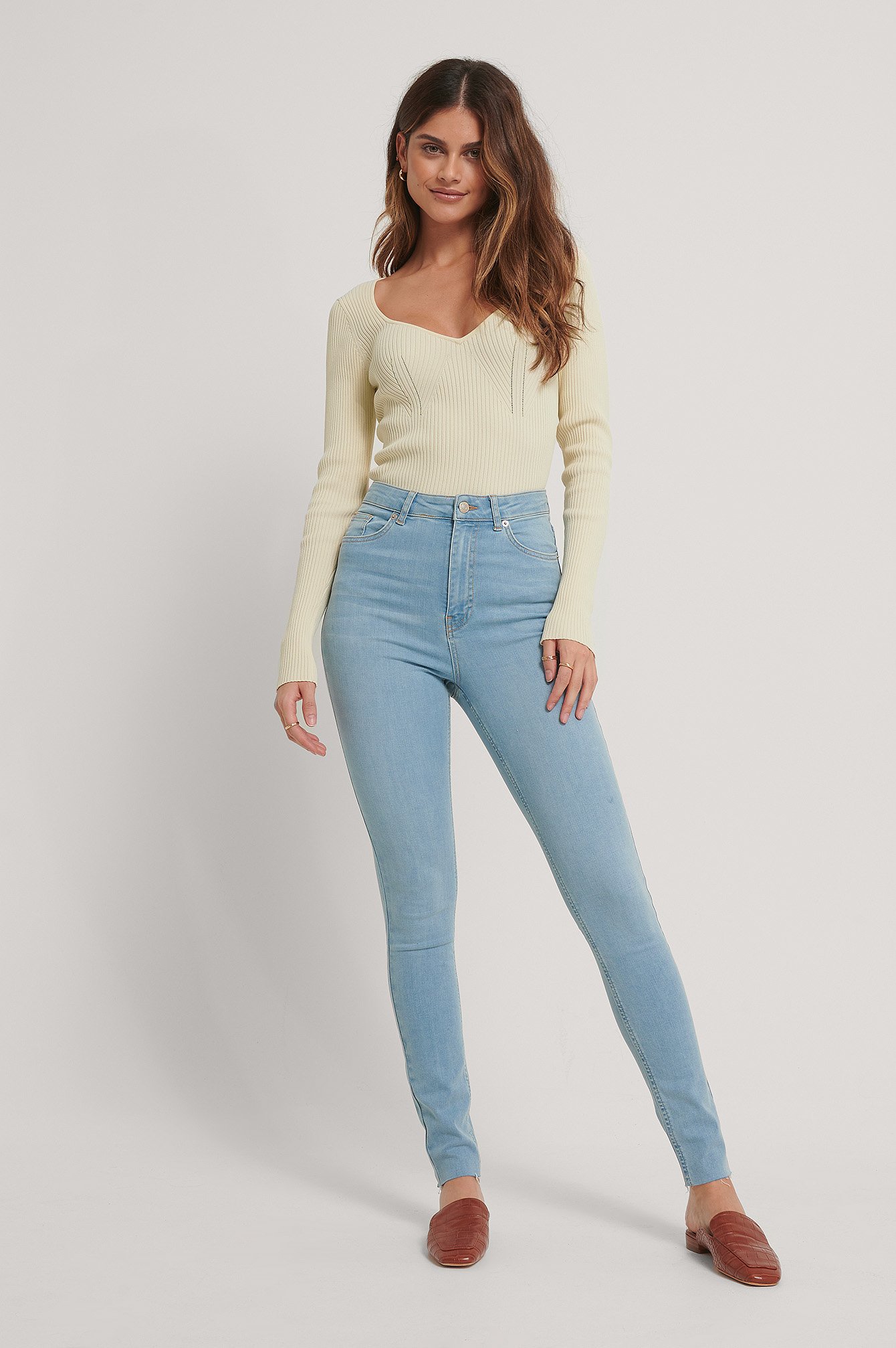 Light Blue Økologiske lange skinny jeans med høyt liv og grov kant