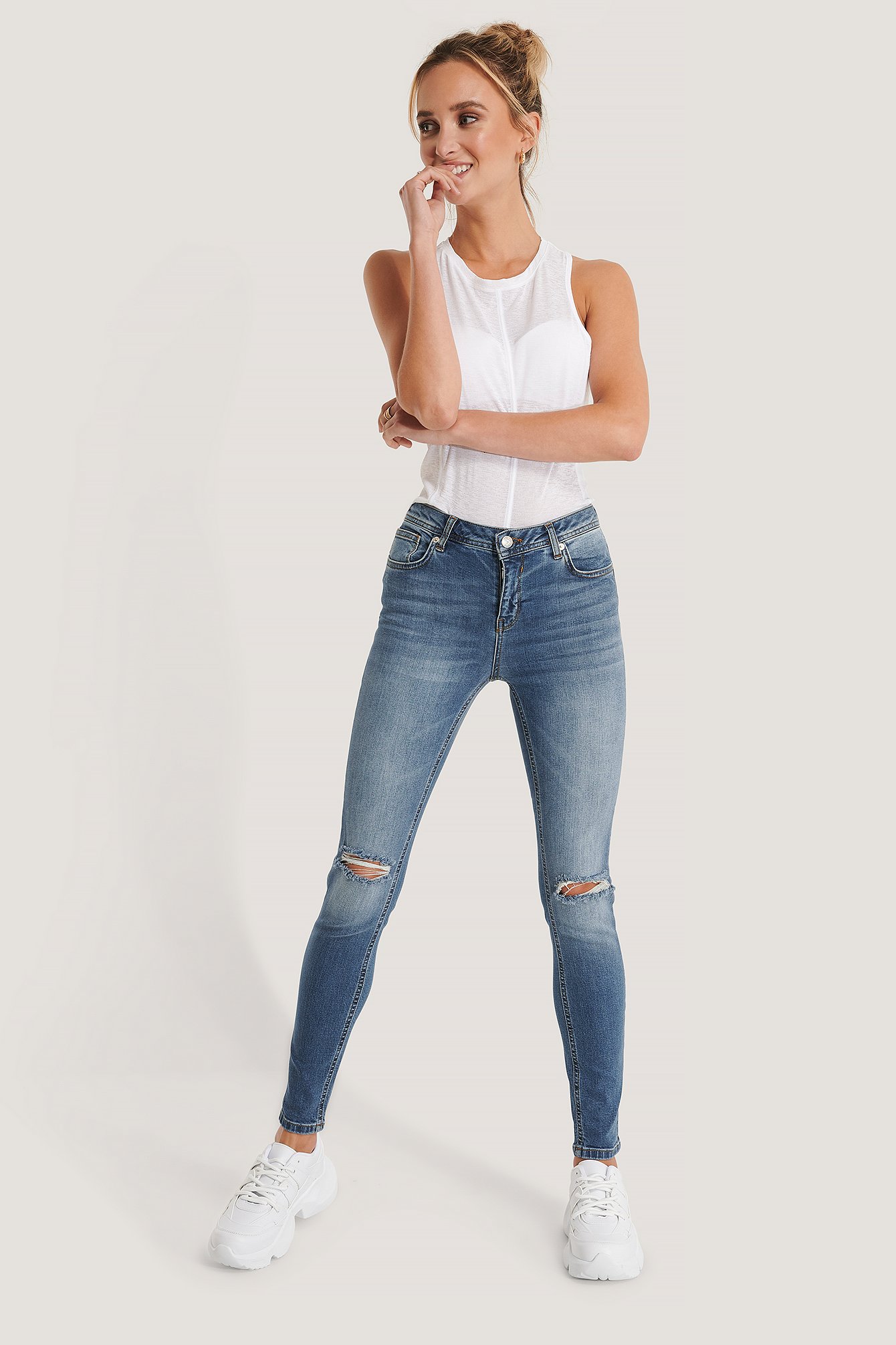 Light Mid Wash NA-KD Skinny Mid Rise Ankle Jeans