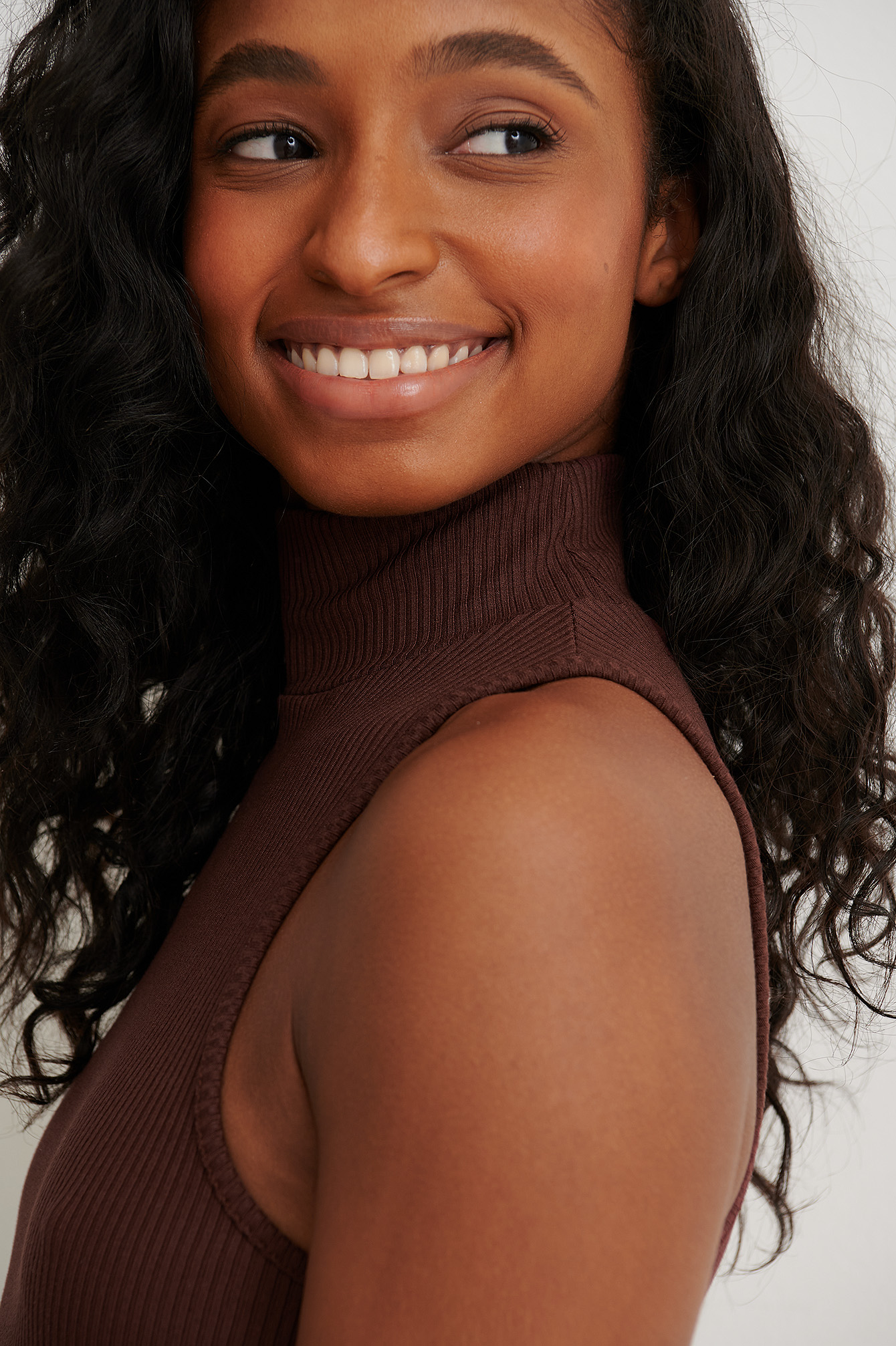 Sleeveless Turtleneck Top Brown | na-kd.com