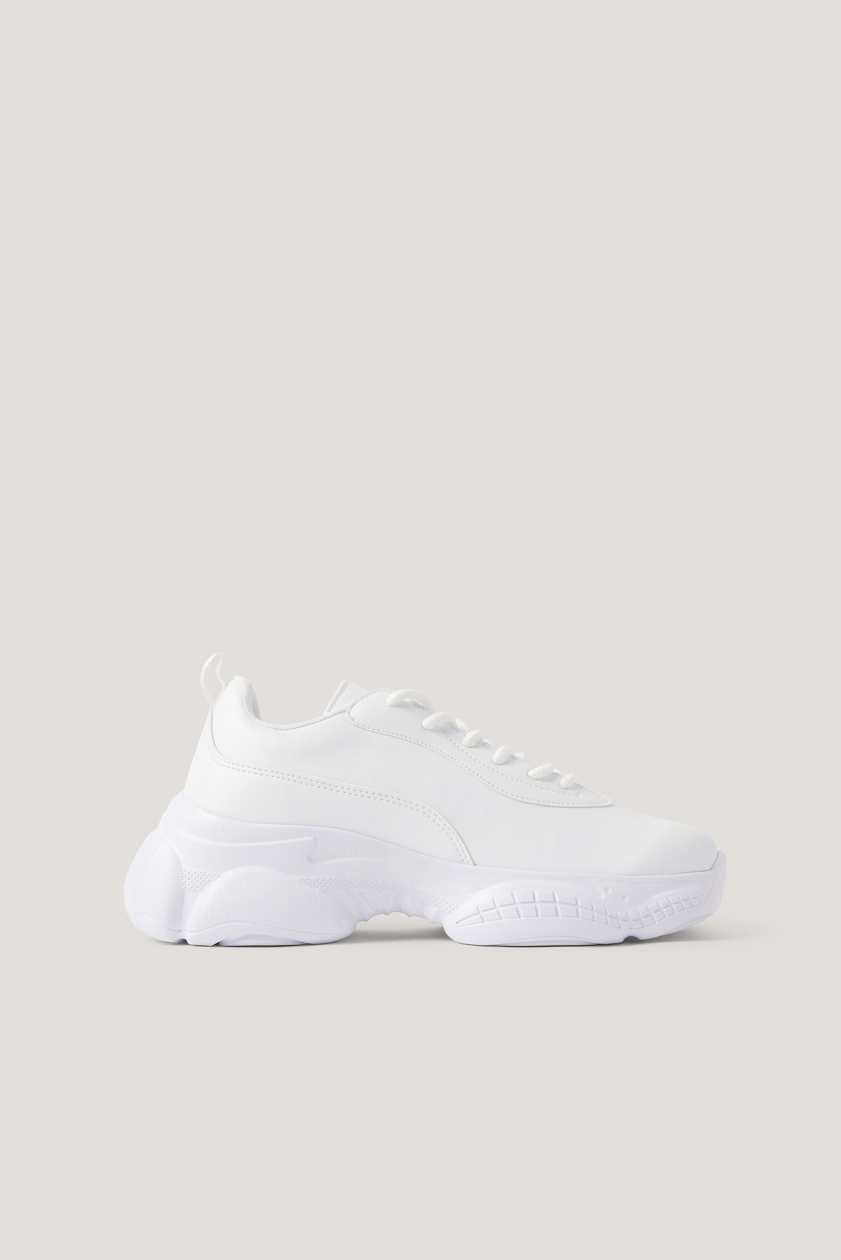 nike white sole trainers
