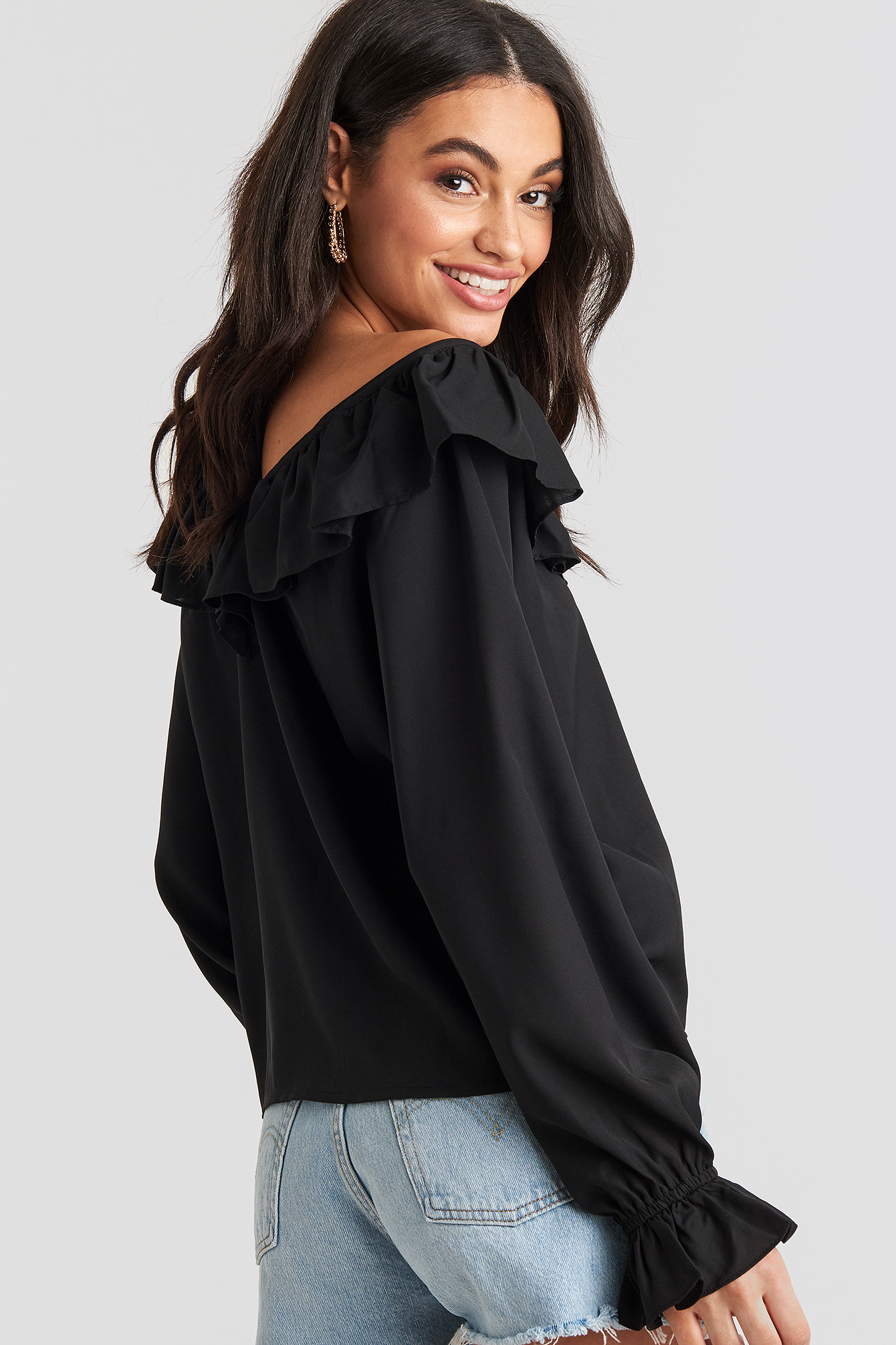 Slip Shoulder Flounce Blouse Black | na-kd.com