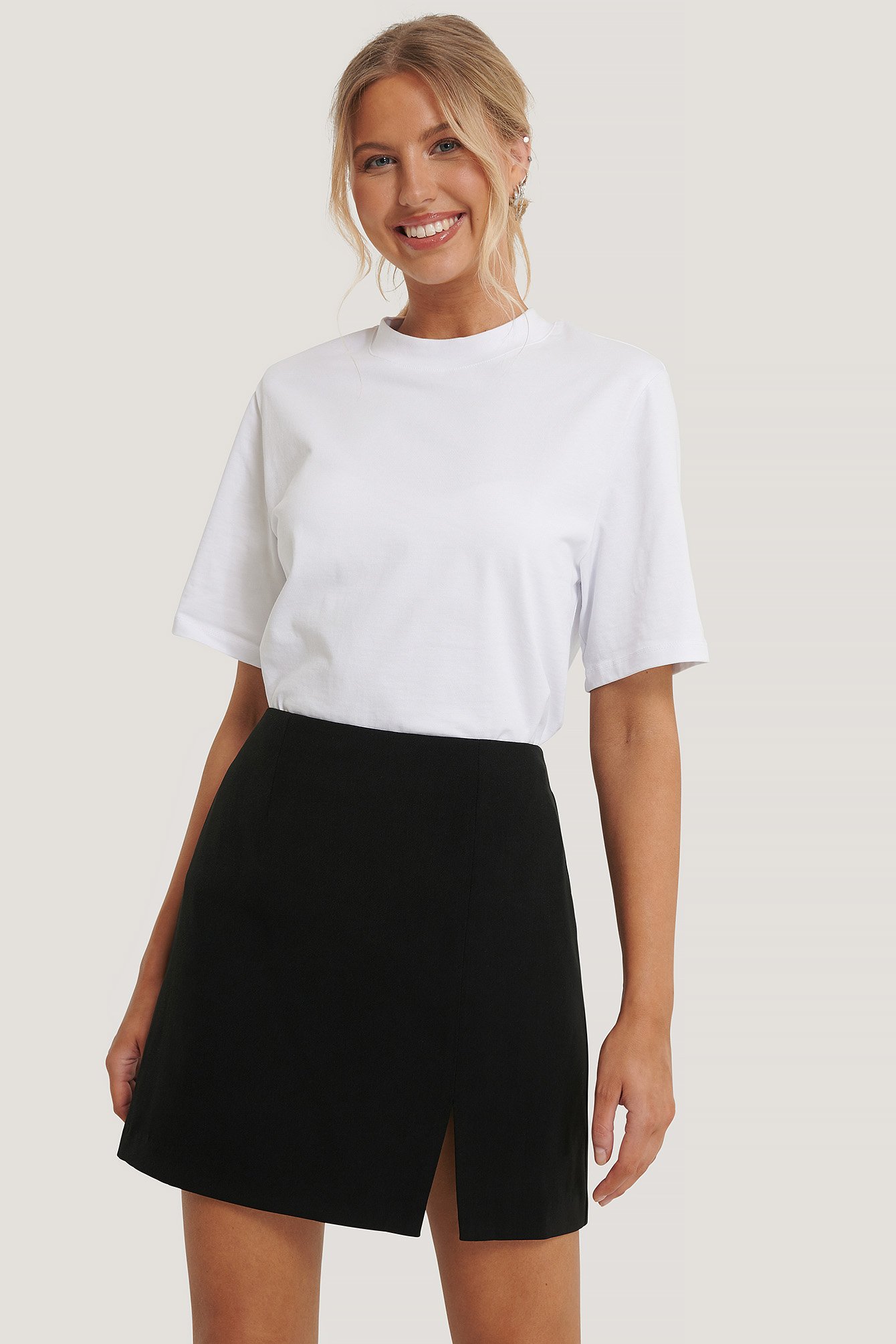 Black Minikjol Med Slits Black Minikjol Med Slits