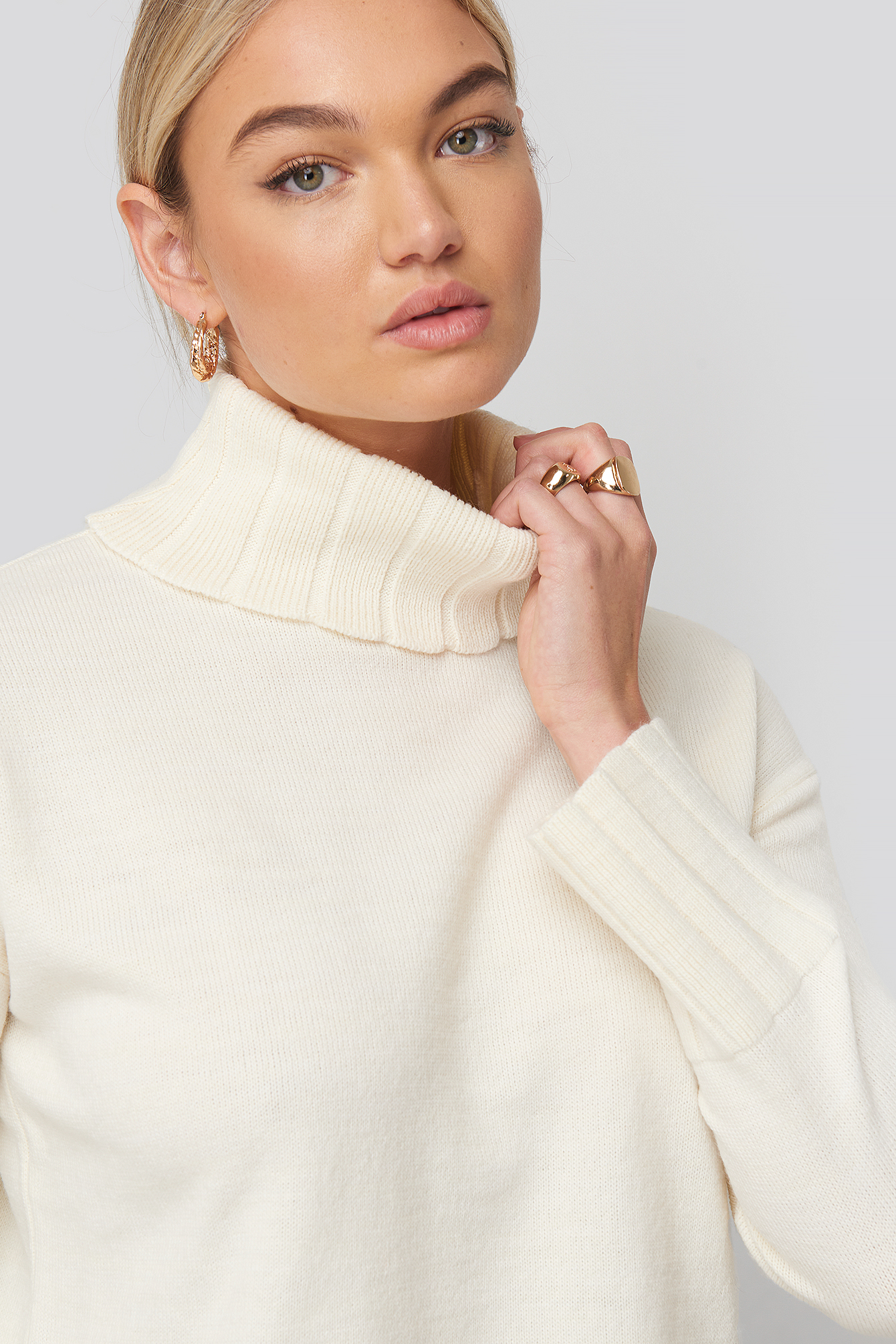 Slouchy Turtle Neck Sweater White