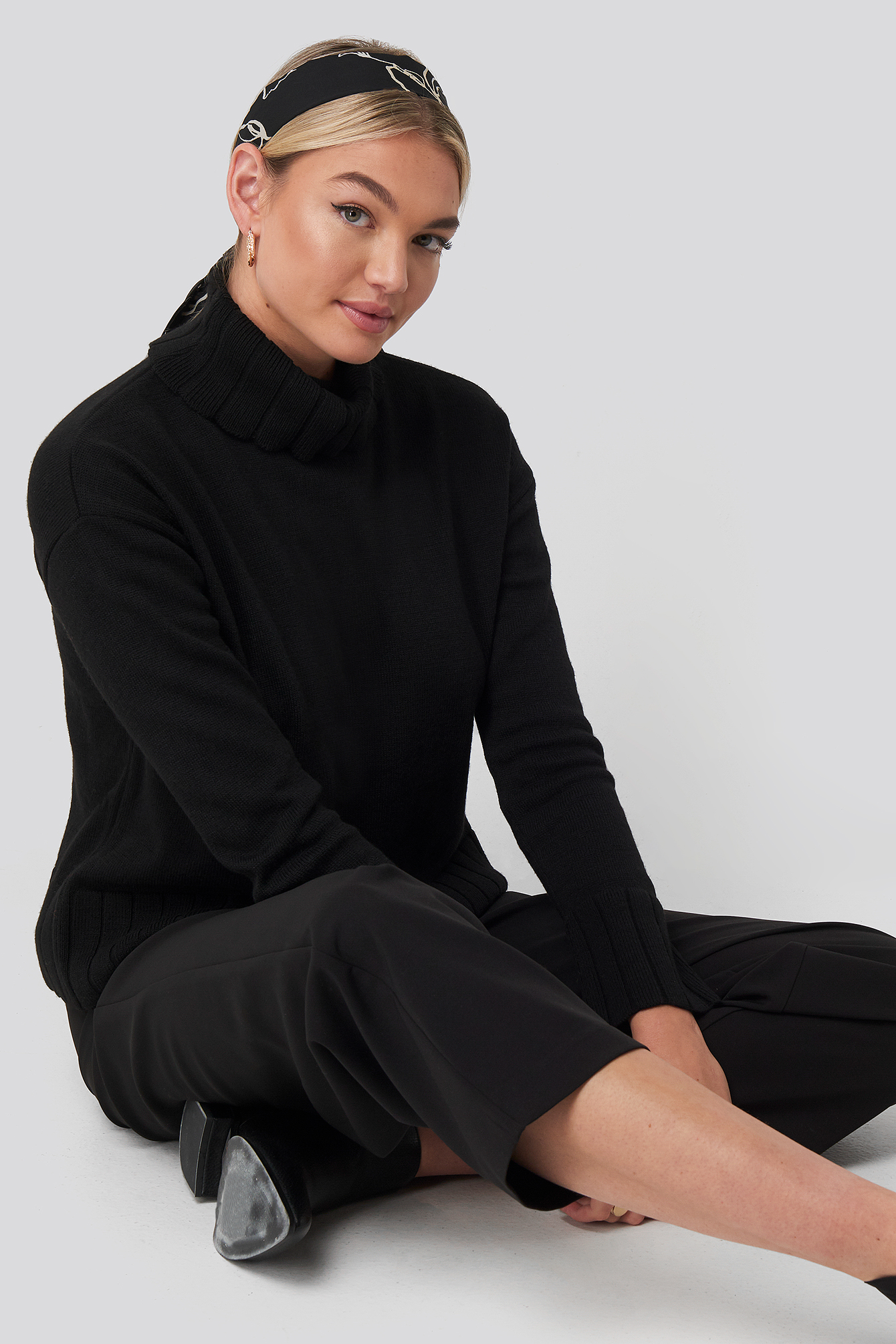 Slouchy Turtle Neck Sweater Black