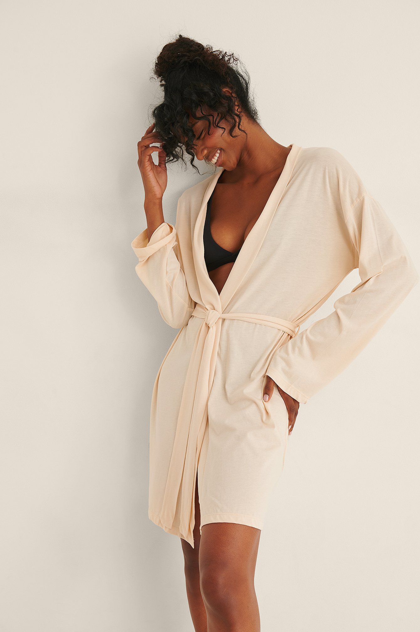 NA-KD Lingerie Soft Comfort Short Robe - Beige