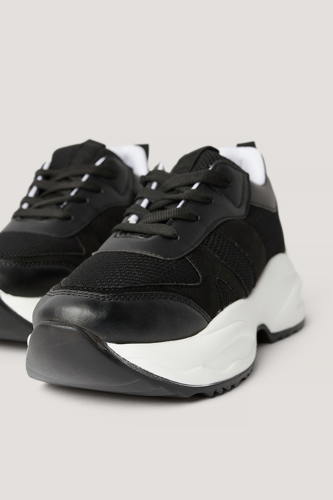 Chunky Sneakers Zwart | NA-KD