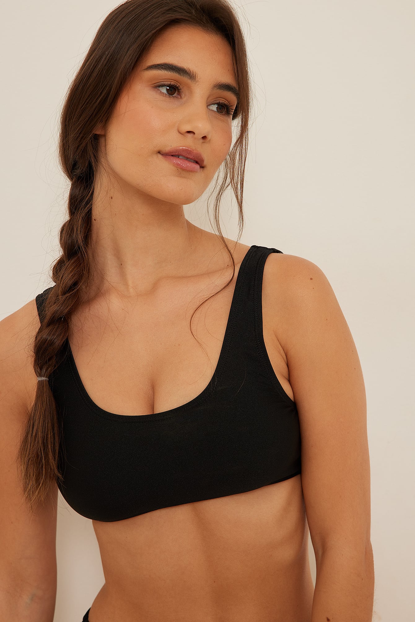 Sporty bikini top