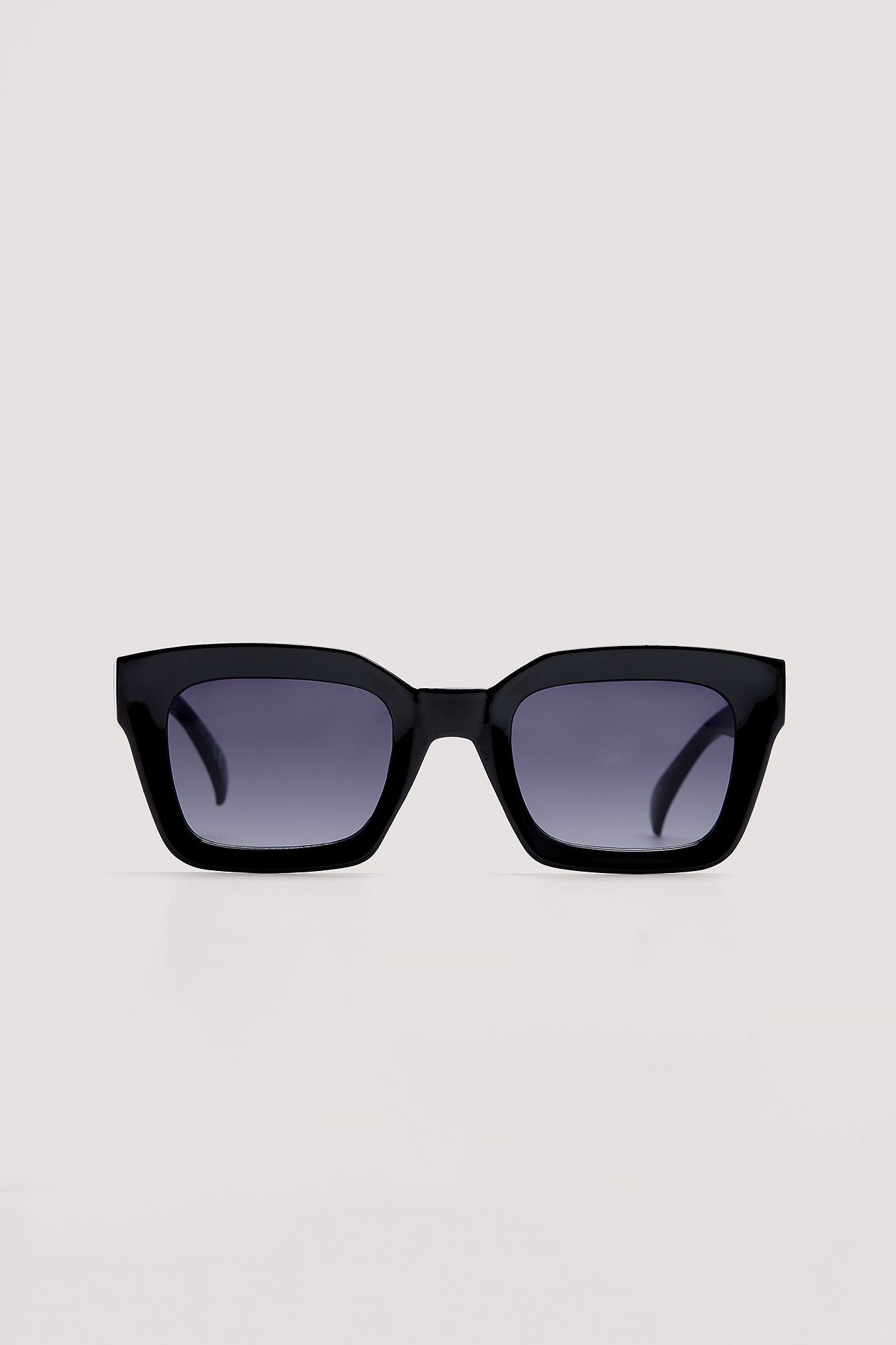 Solbriller i genanvendt med stel | NA-KD