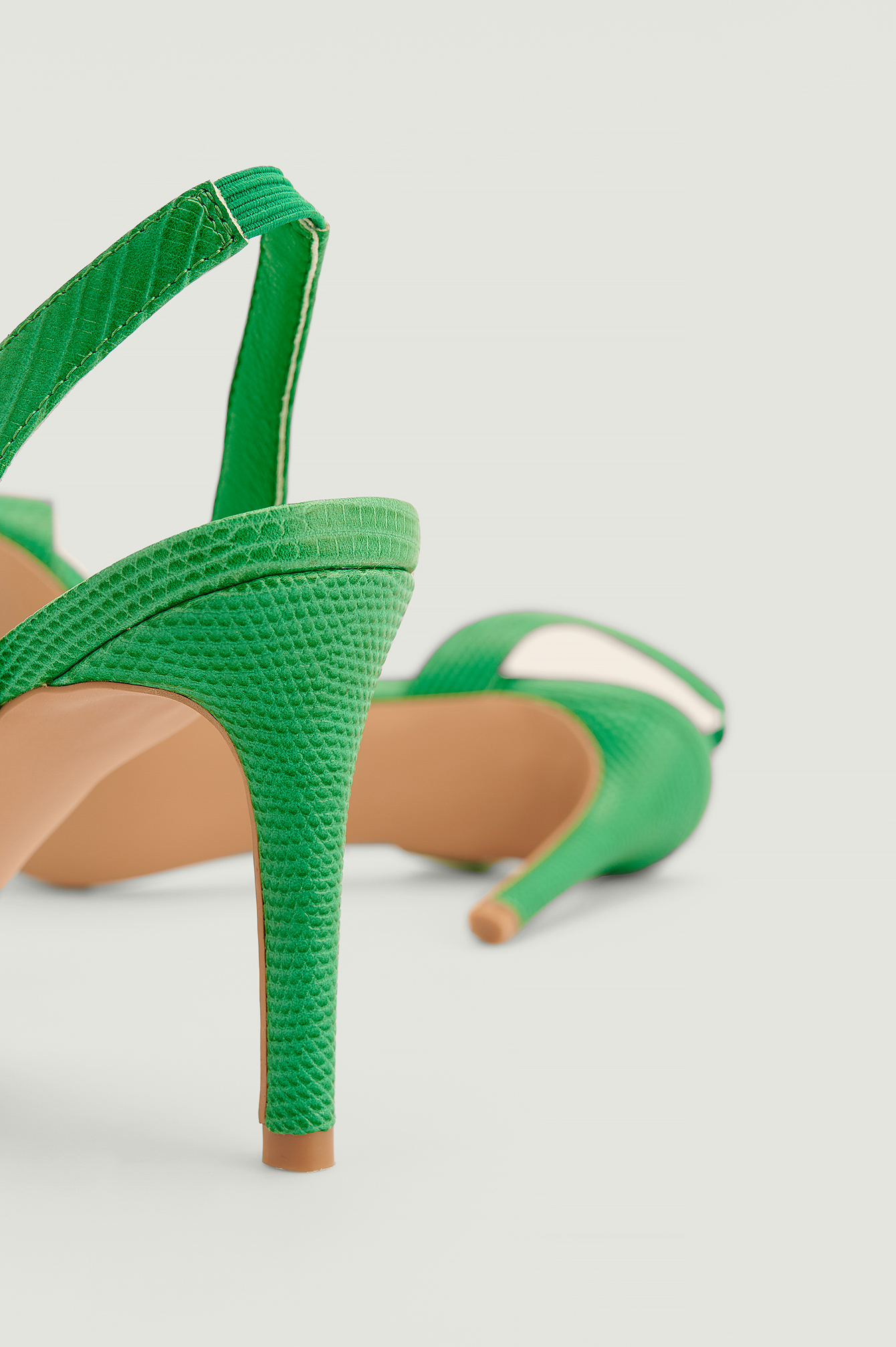 Scarpe Con Tacco, Cinturino Posteriore E Punta Quadrata Verde | na-kd.com