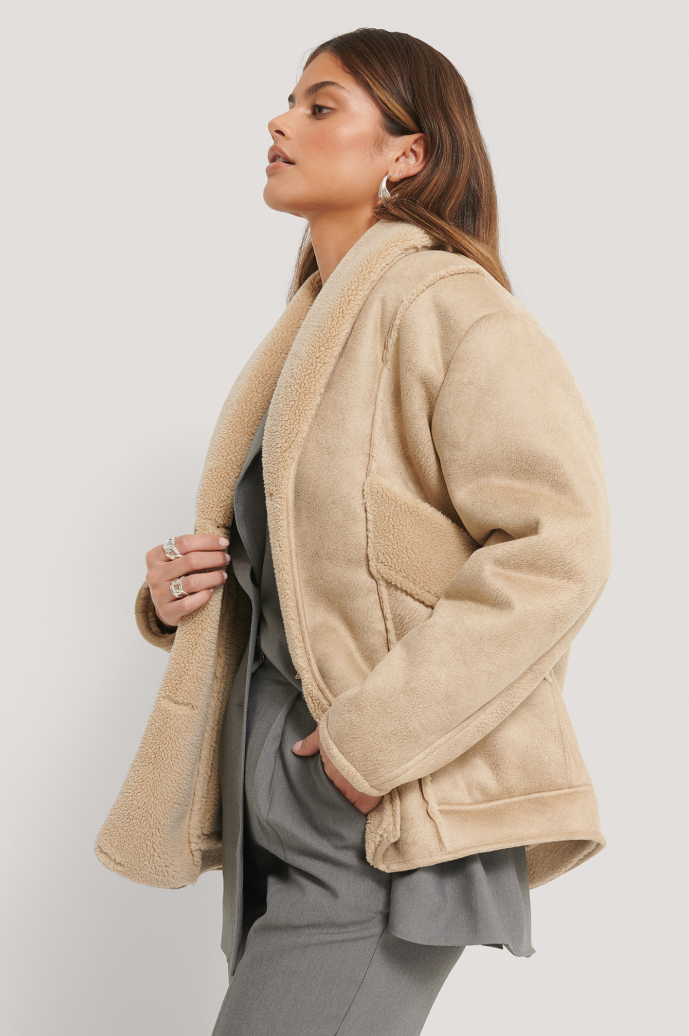 STÉPHANIE DURANT X NA-KD Slanted Pocket Suede Jacket Beige