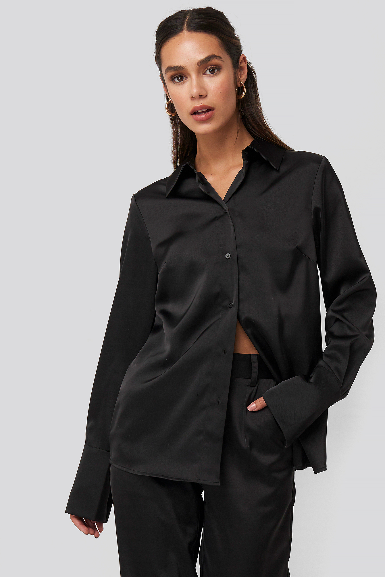 Straight Fitted Satin Blouse Black | NA-KD