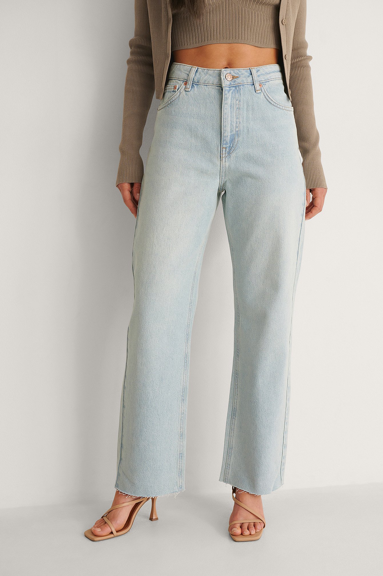 Light Blue Økologiske lige højtaljede jeans med rå kant Petite