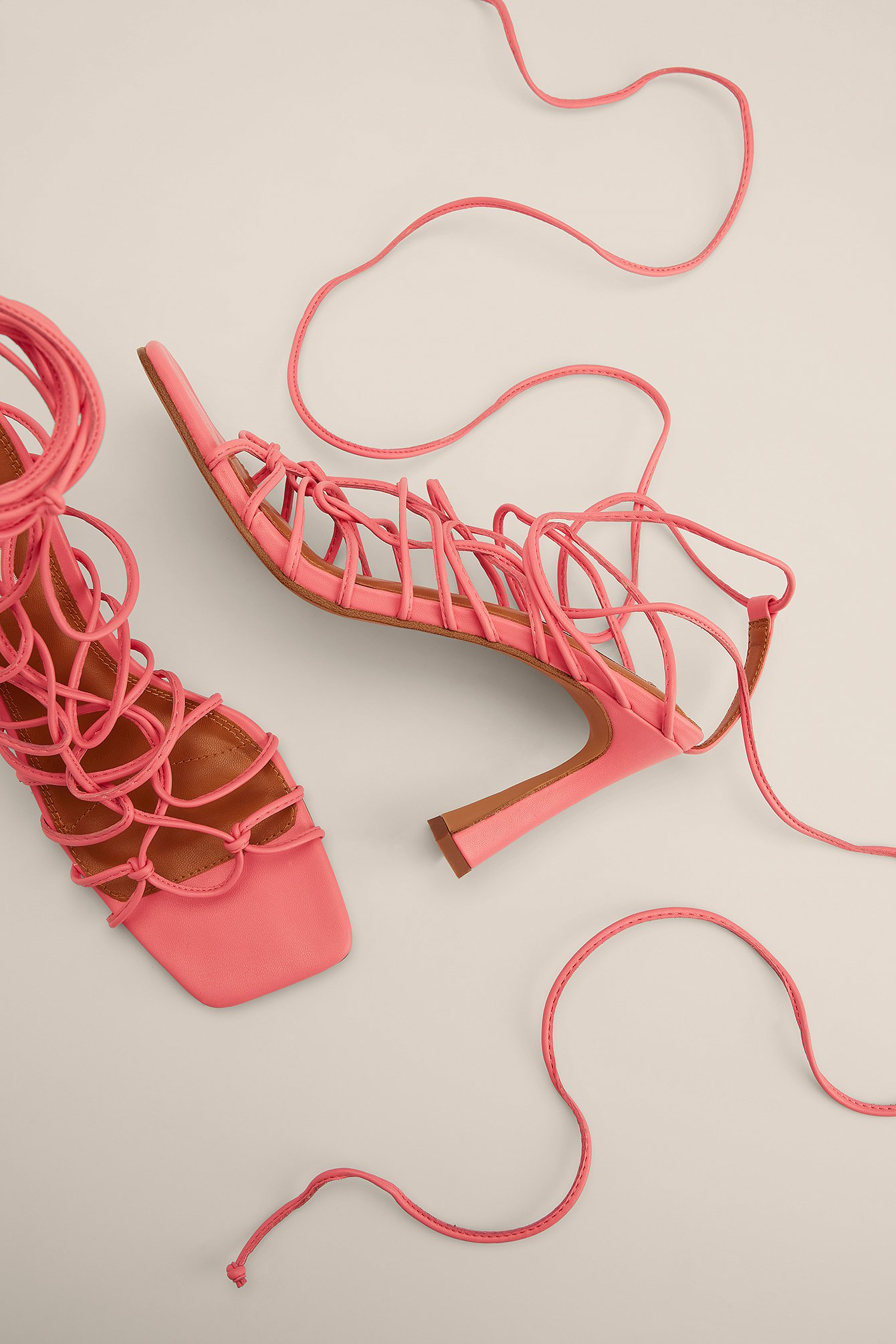 Pink Högklackade skor med remmar
