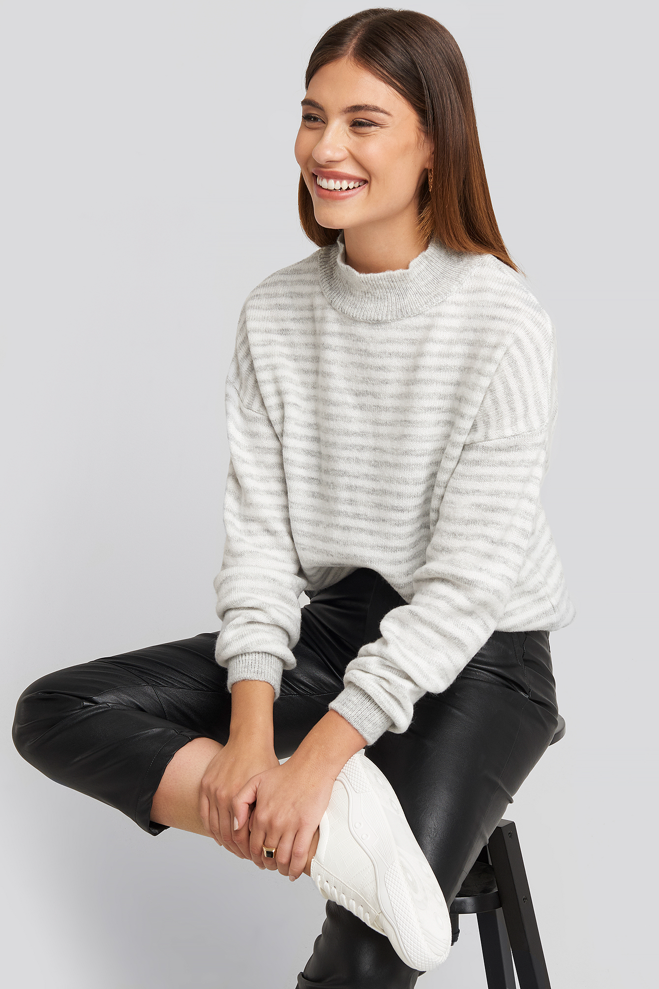 Striped Balloon Sleeve Knitted Sweater Grey/White