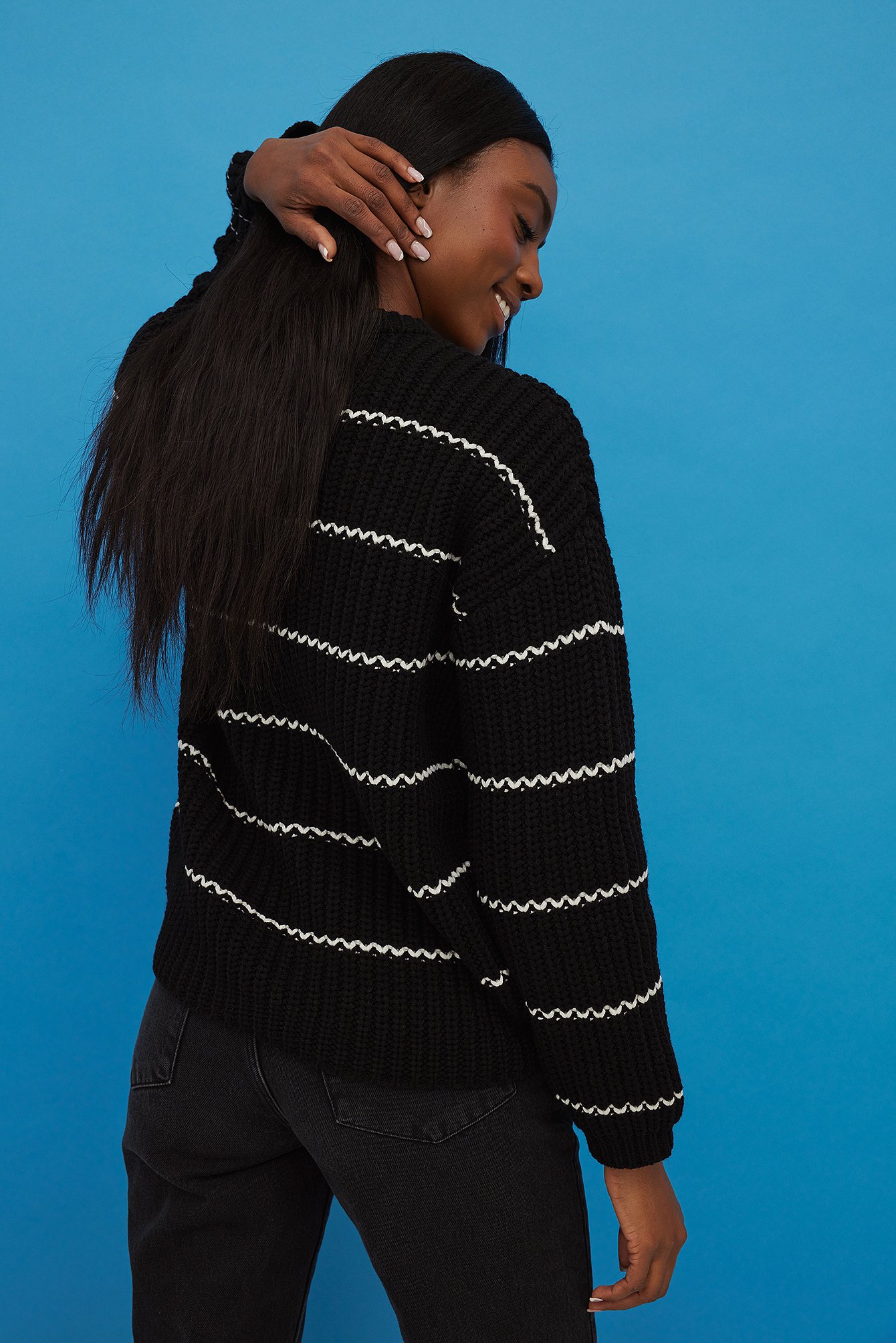 Black Stripes Detail Chunky Knitted Sweater